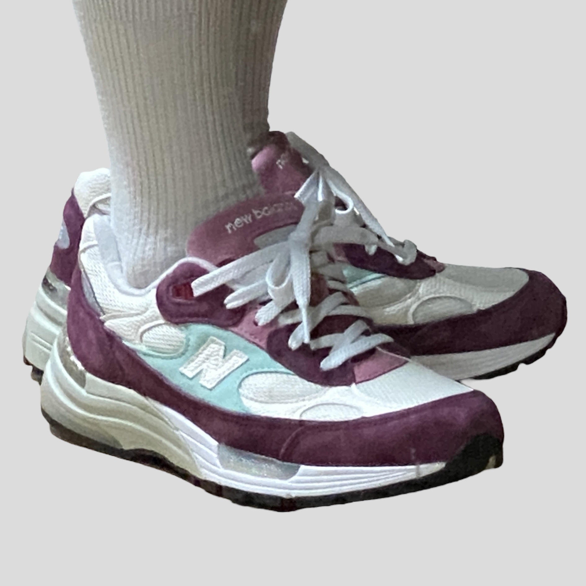 New Balance x Kith R_C 1300 10th Anniversary Antler, New Balance x Kith 990v2 CL Steel Blue 착용 스타일 - 4