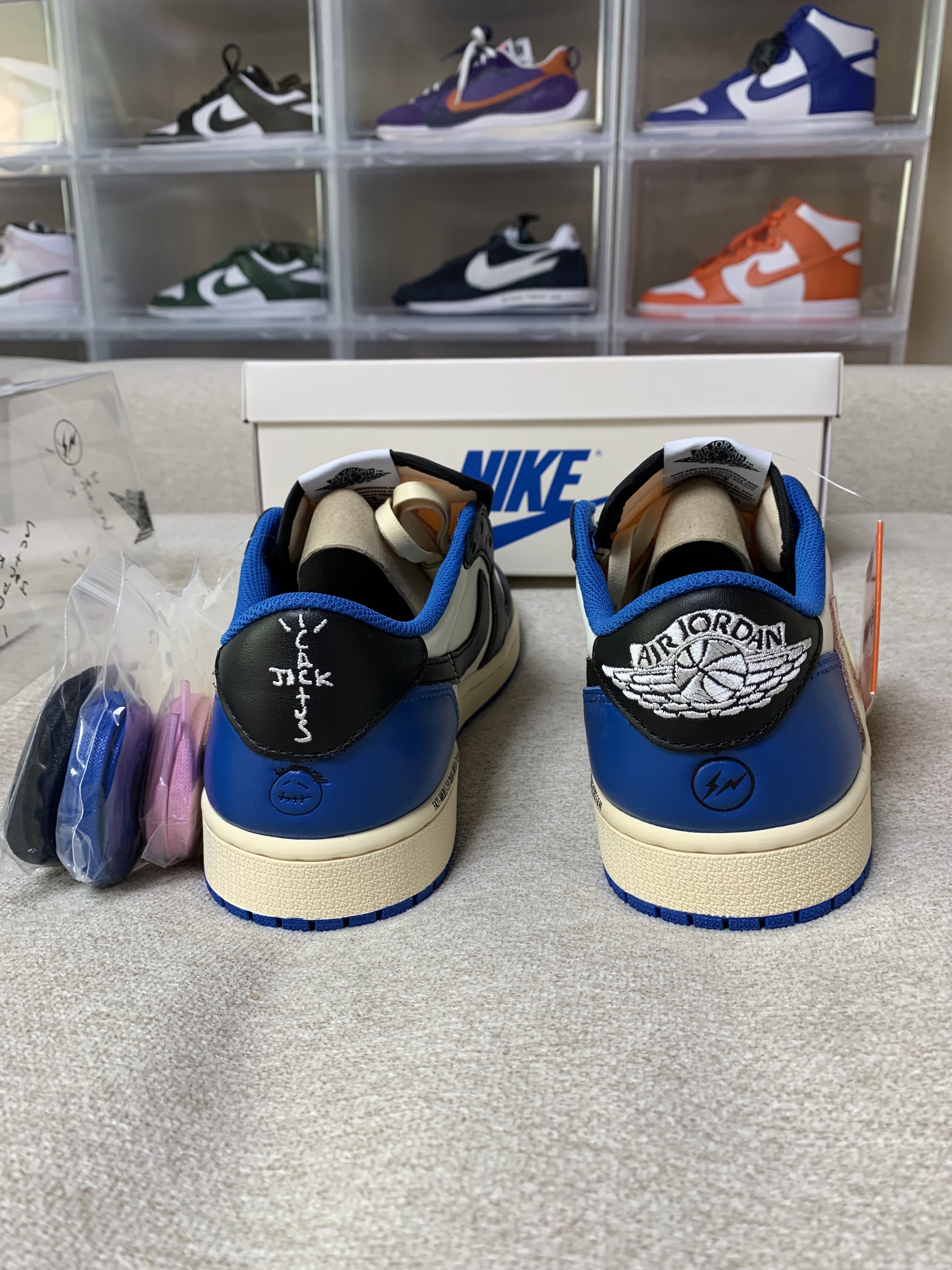 Jordan 1 x Travis Scott x Fragment Retro Low OG SP Military Blue 착용 스타일 - 4