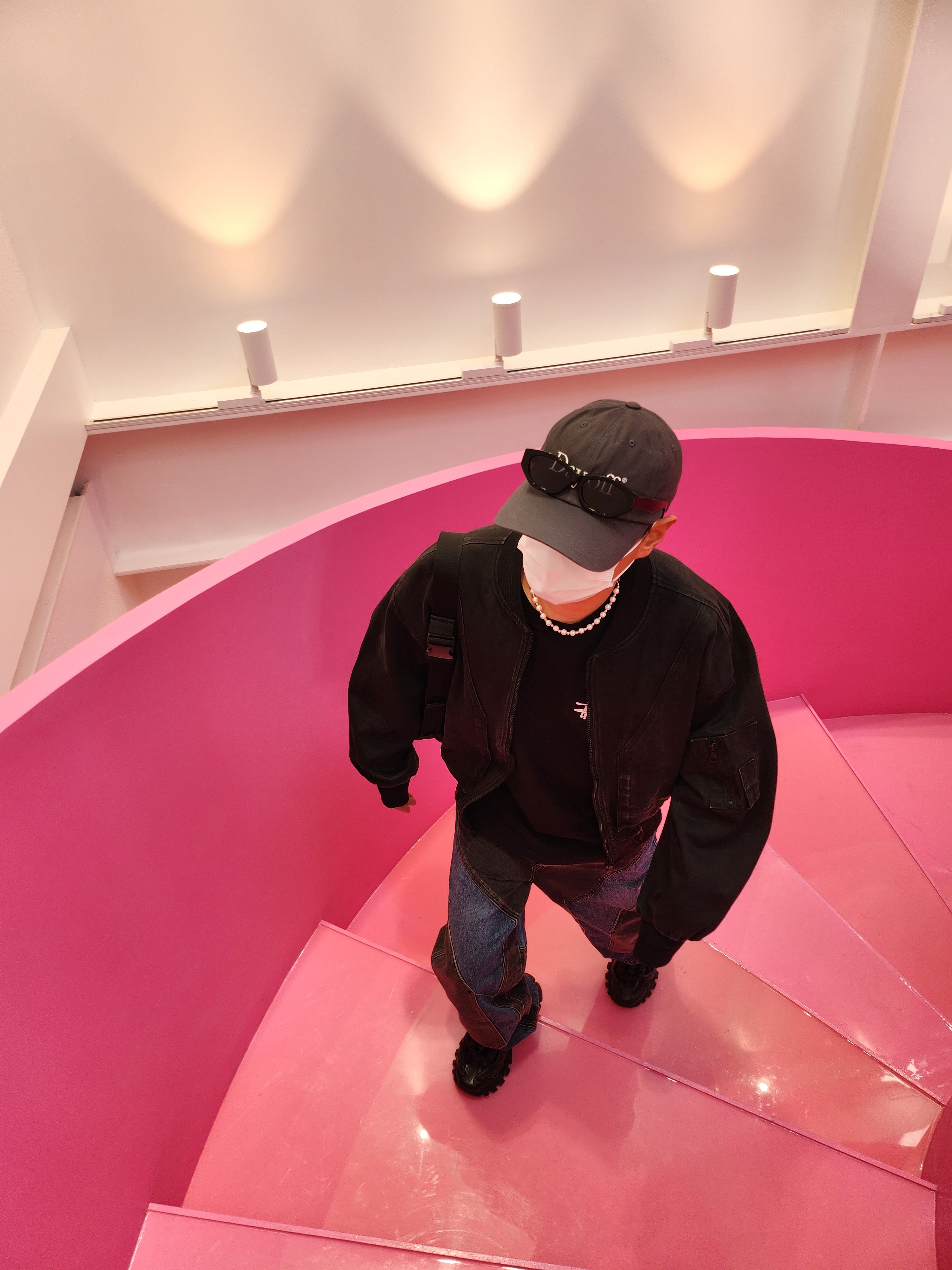 Stussy Basic Stussy T-Shirt Black 2022, Supreme 2-Tone Paneled Jean Black - 22FW 착용 스타일 - 4