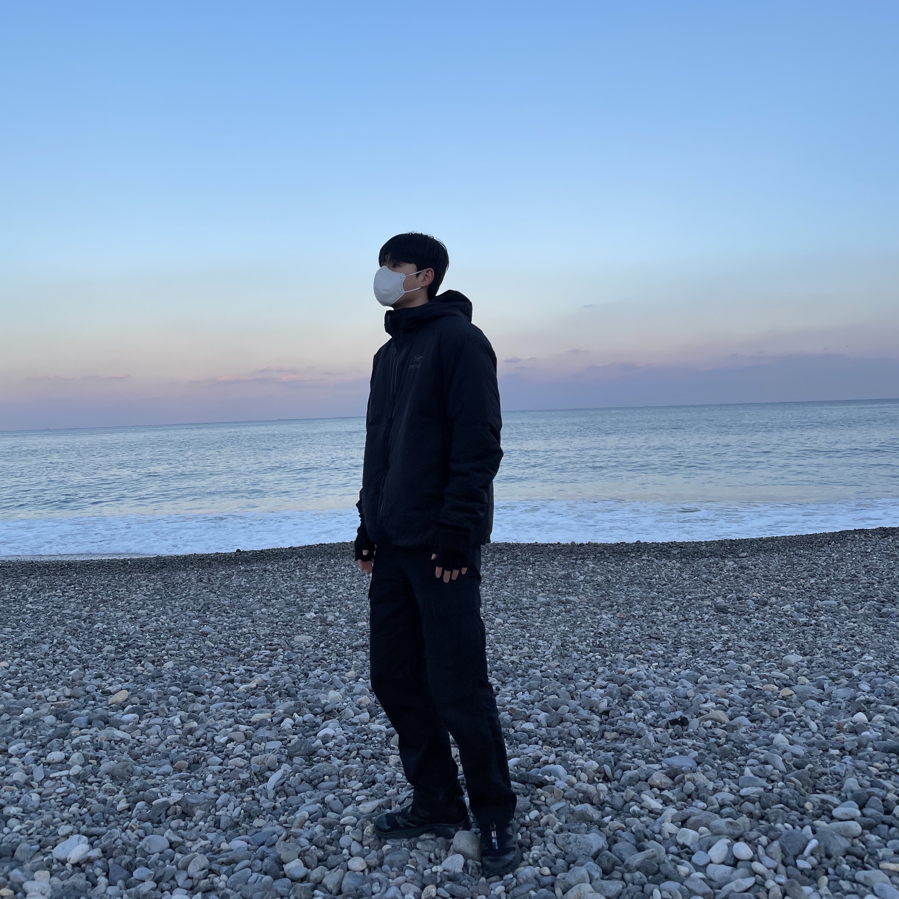 Arc'teryx Atom AR Hoody Black, Salomon XT-6 ADV Black 착용 스타일 - 2