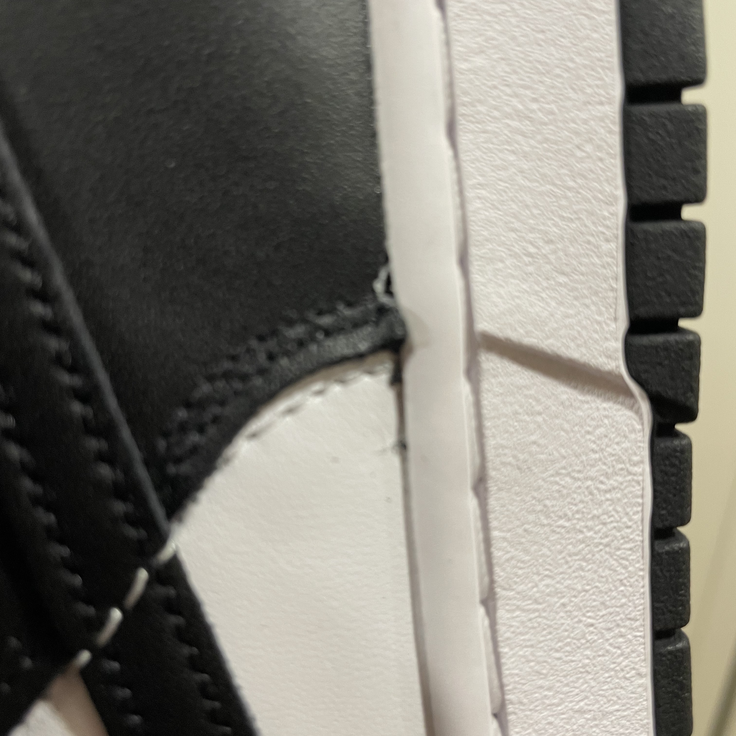 Nike Dunk Low Retro Black 착용 스타일 - 2