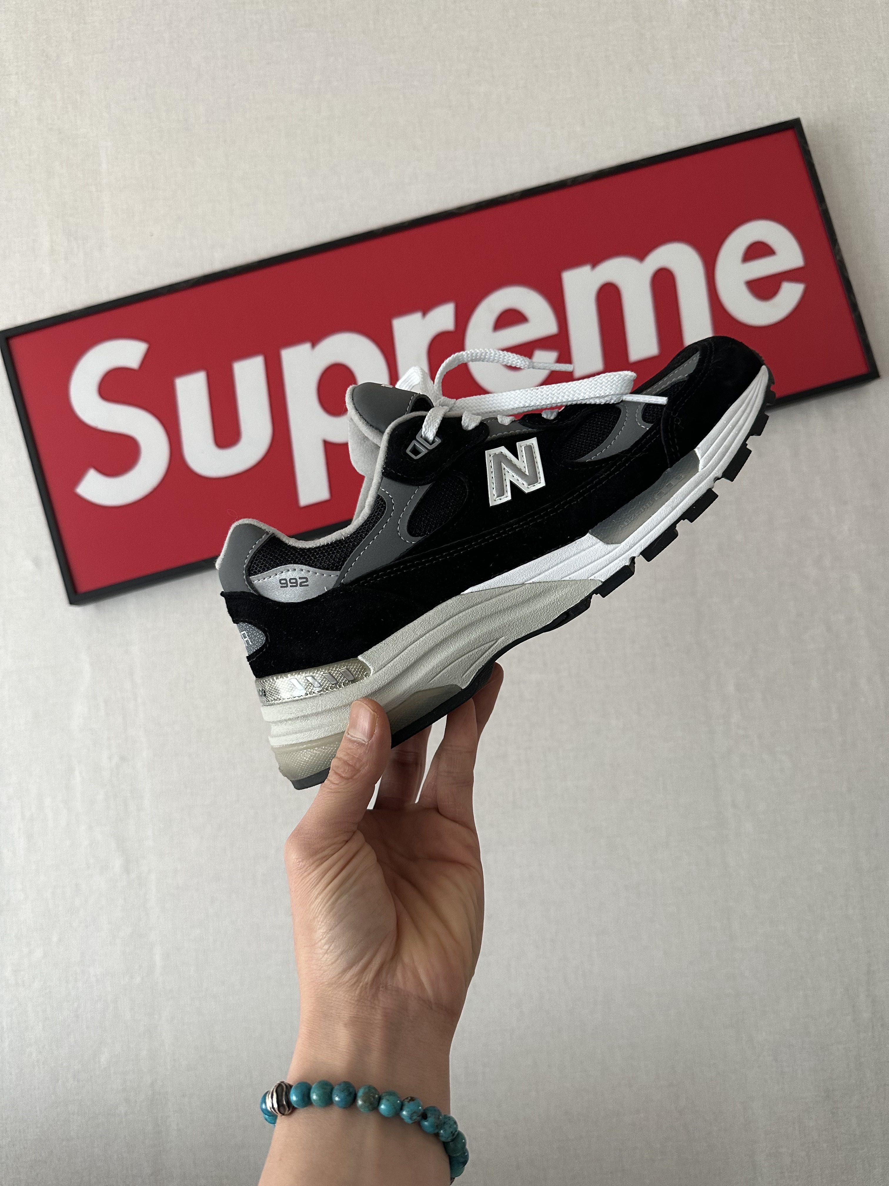 New Balance 992 Made in USA Black Grey 착용 스타일