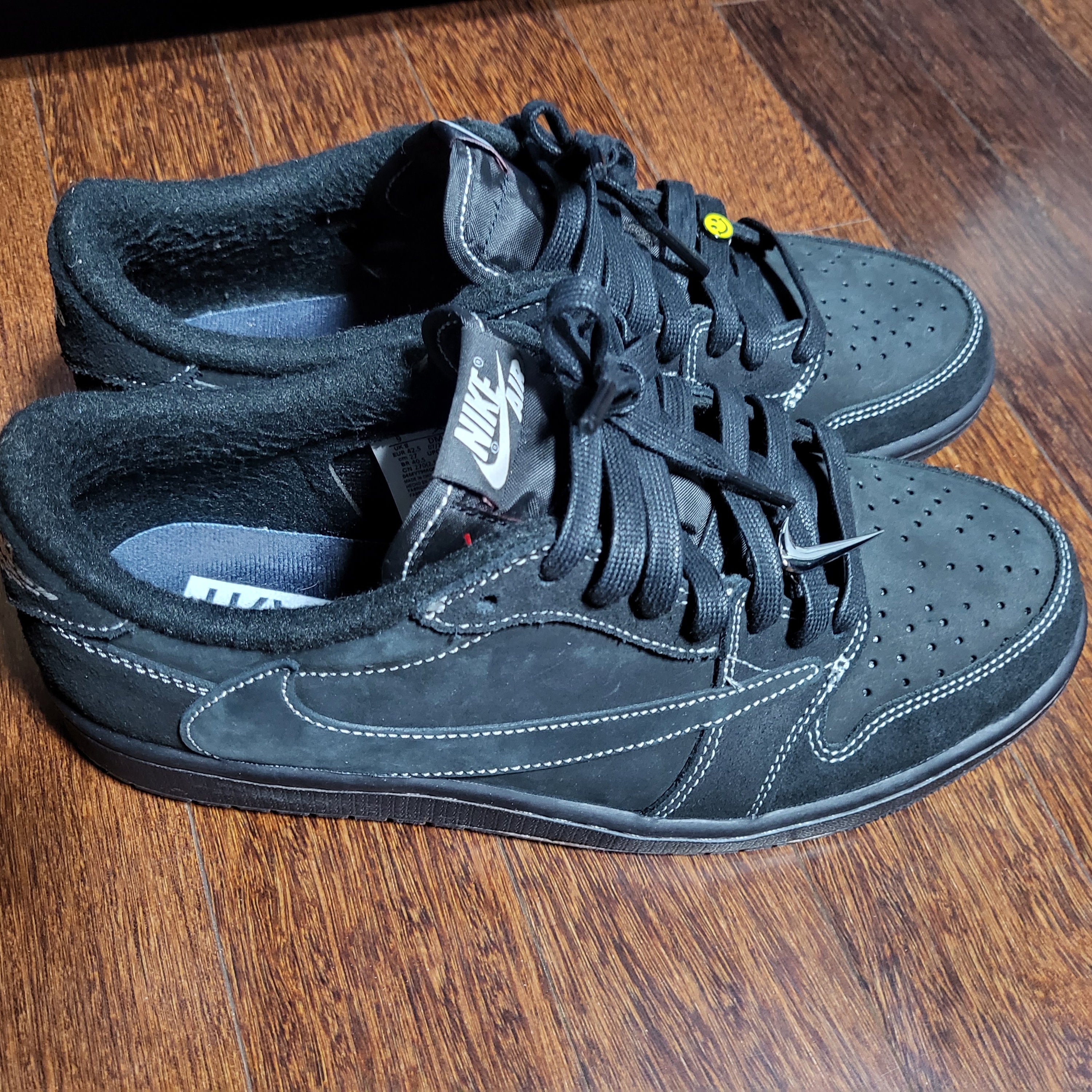 Jordan 1 x Travis Scott Retro Low OG SP Black Phantom 착용 스타일 - 1