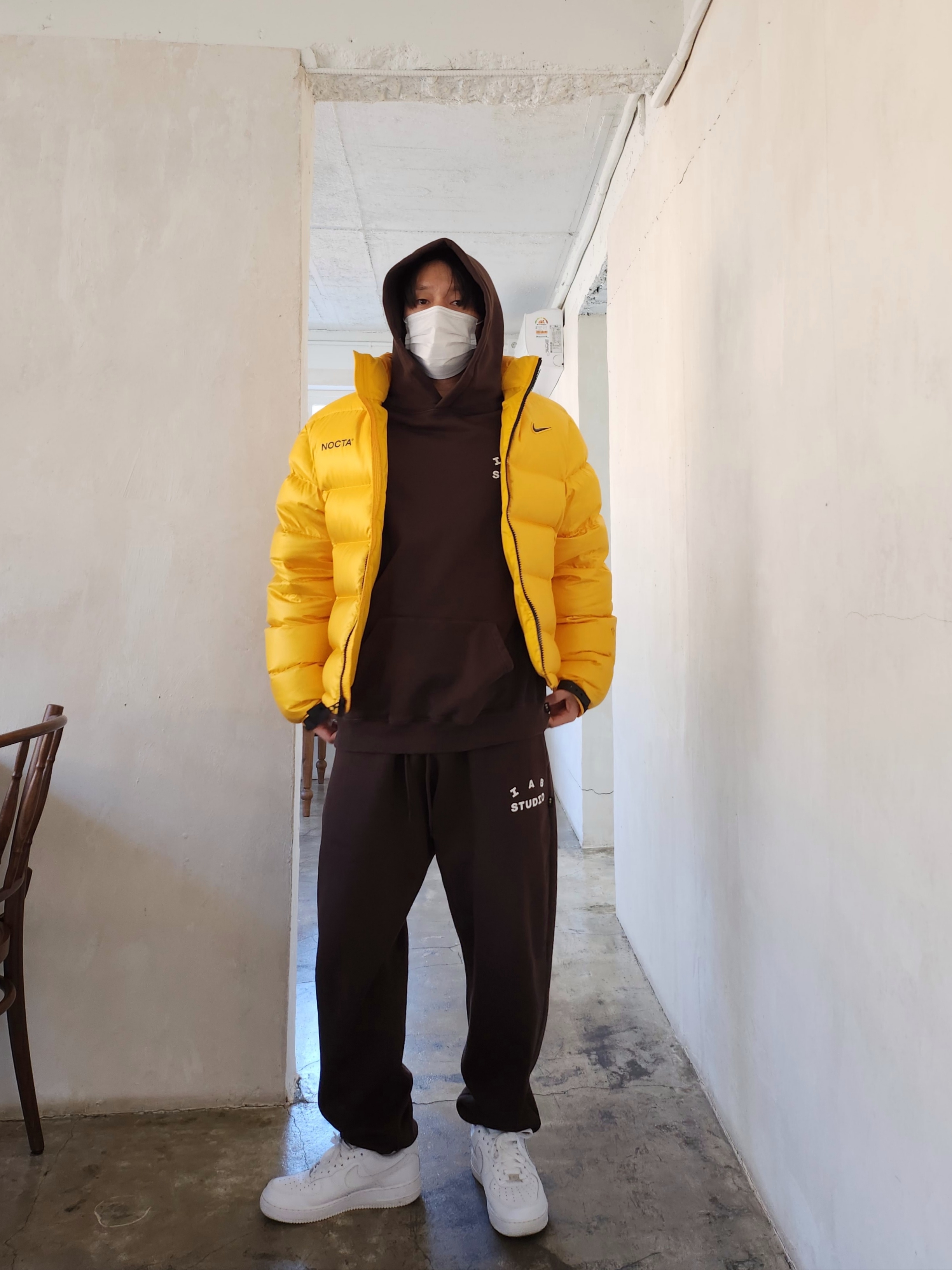 Nike x Drake Nocta Puffer Jacket University Gold - Asia, IAB Studio Hoodie Brown 착용 스타일 - 1