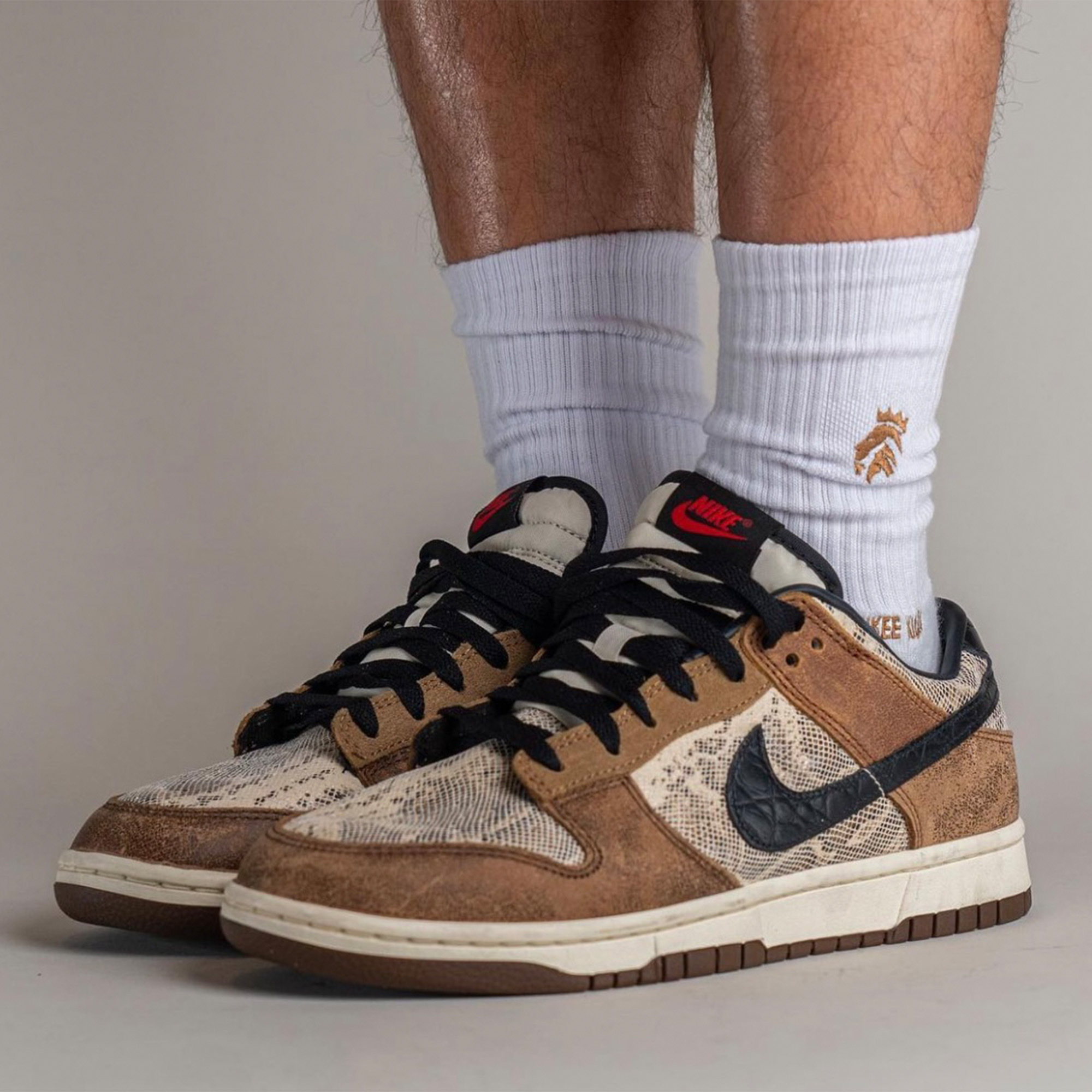 Nike Dunk Low PRM Head to Head 착용 스타일 - 2
