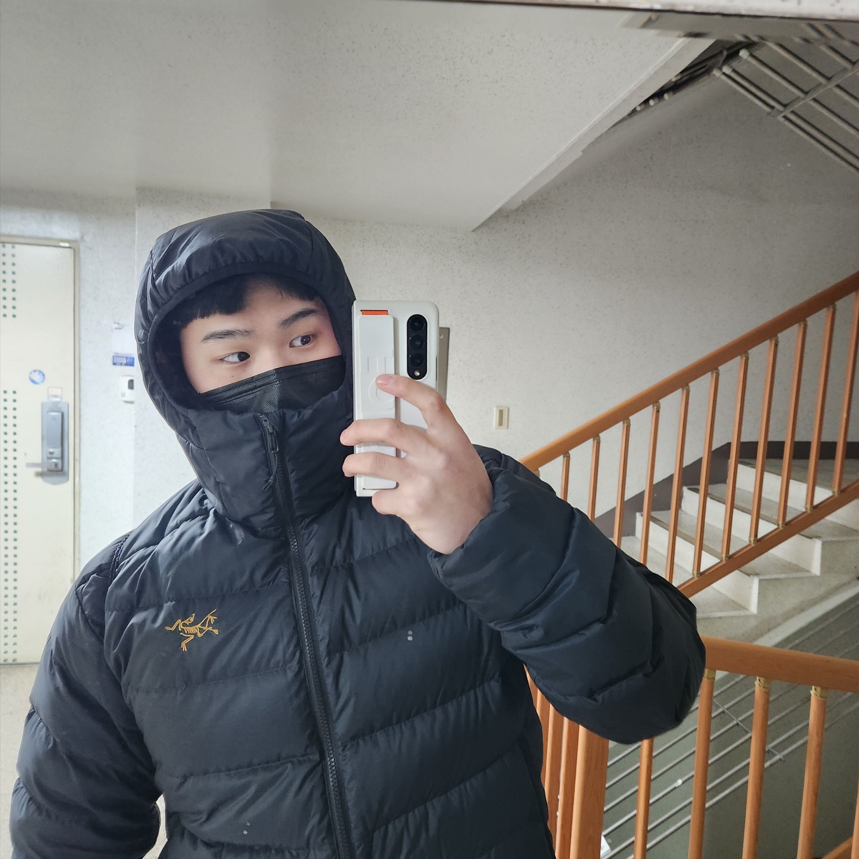 Arc'teryx Thorium AR Hoody 24K Black 착용 스타일