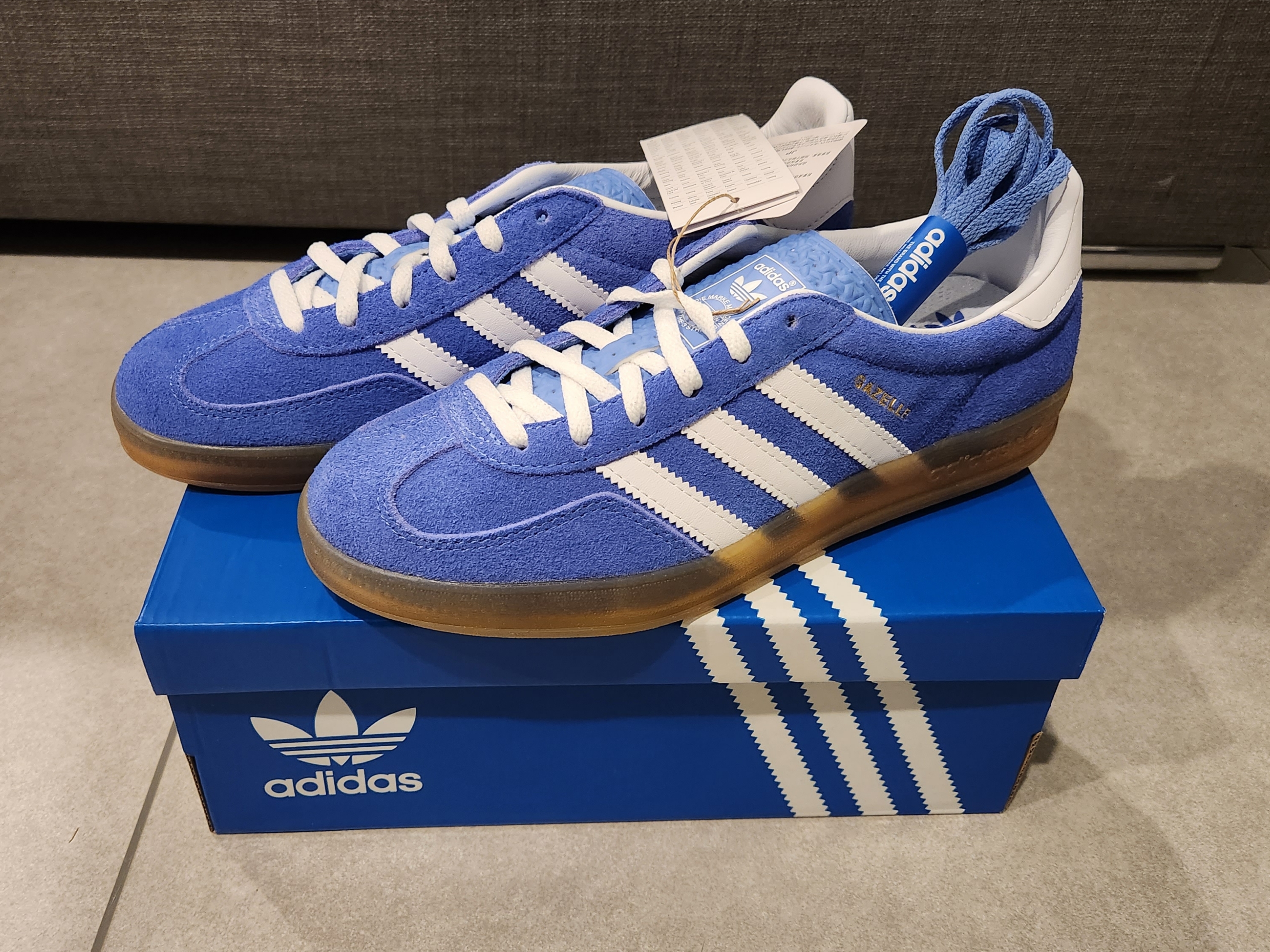(W) Adidas Gazelle Indoor Blue Fusion Cloud White 착용 스타일