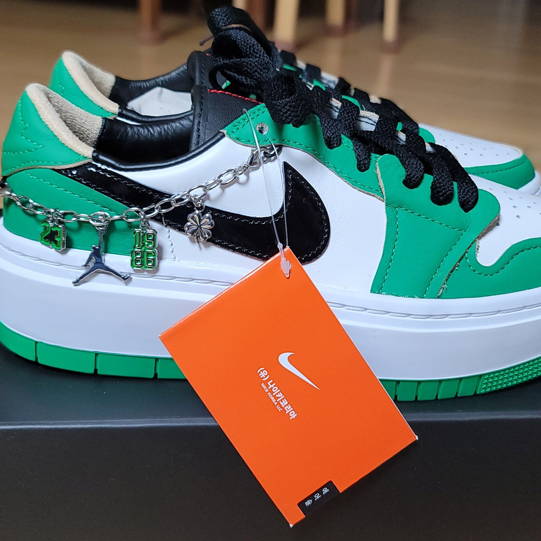 (W) Jordan 1 Elevate Low SE Lucky Green 착용 스타일 - 2