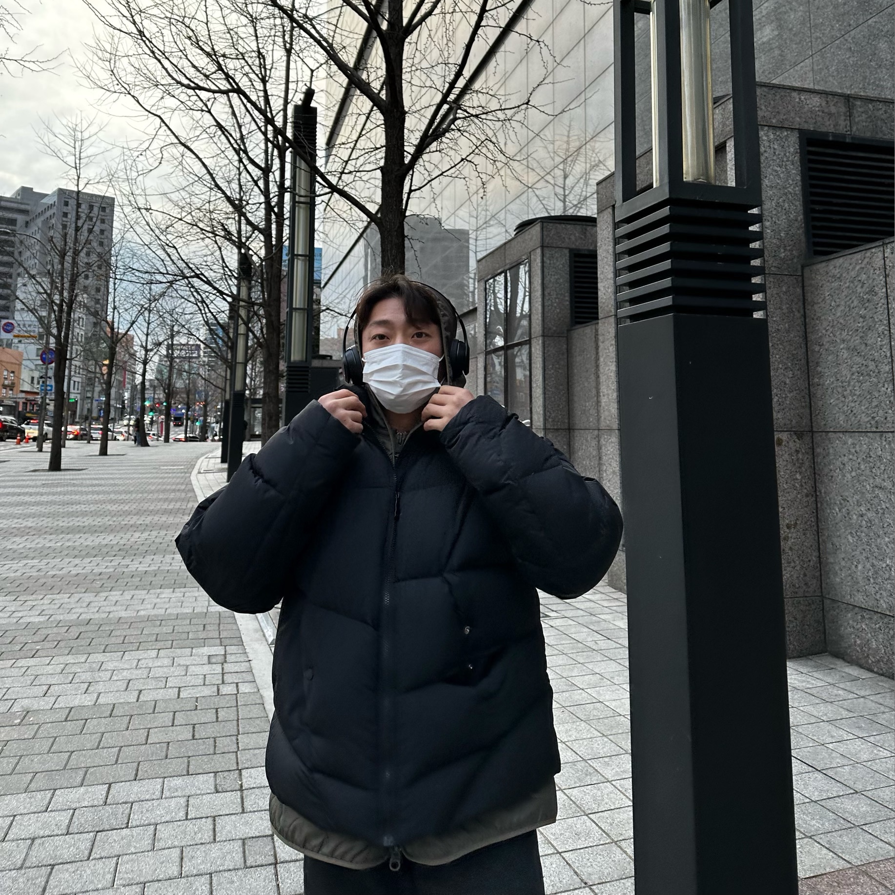 Zara x Ader Error Puffer Jacket Black 착용 스타일 - 1