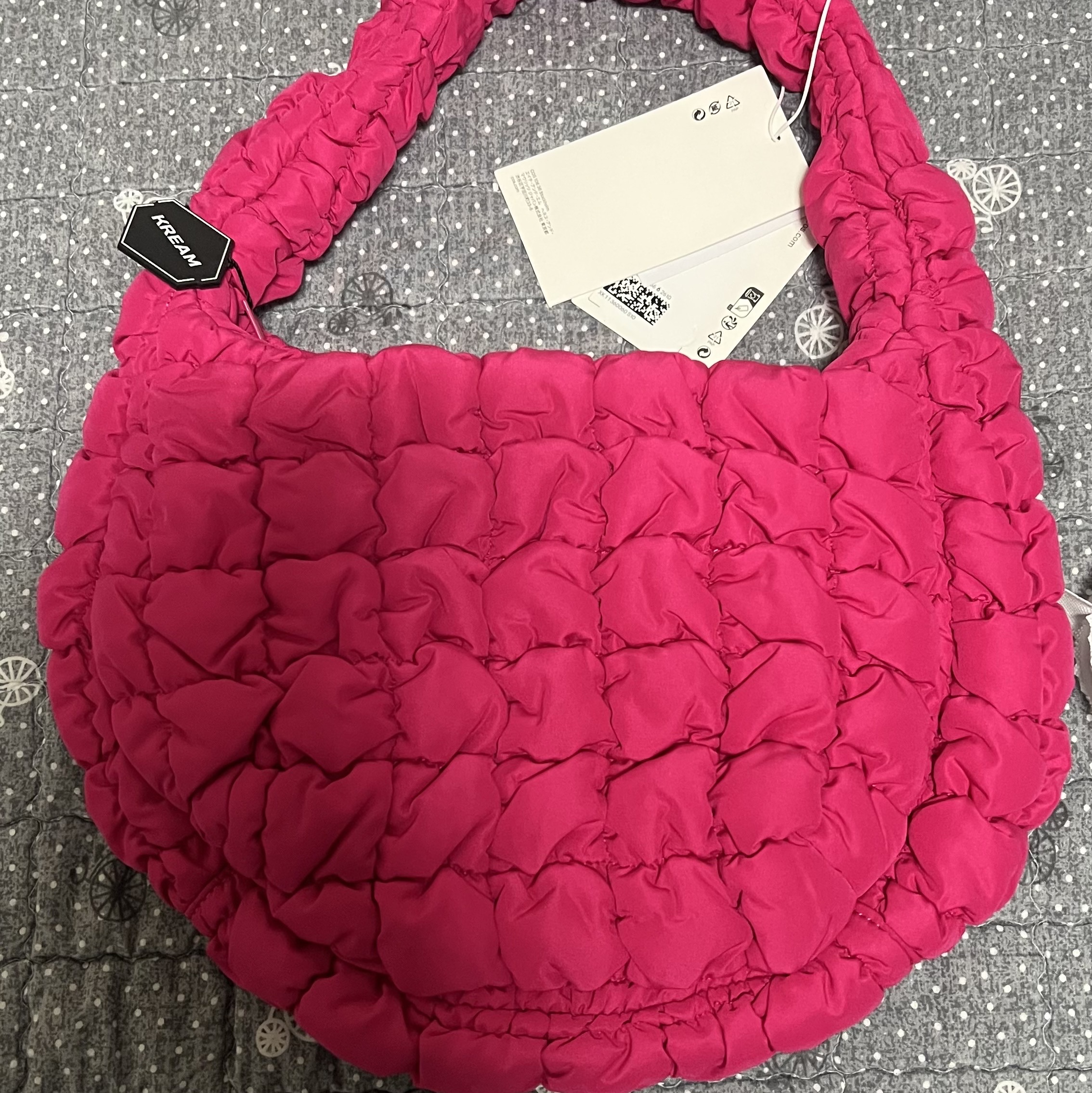 COS Quilted Mini Bag Pink 착용 스타일 - 2