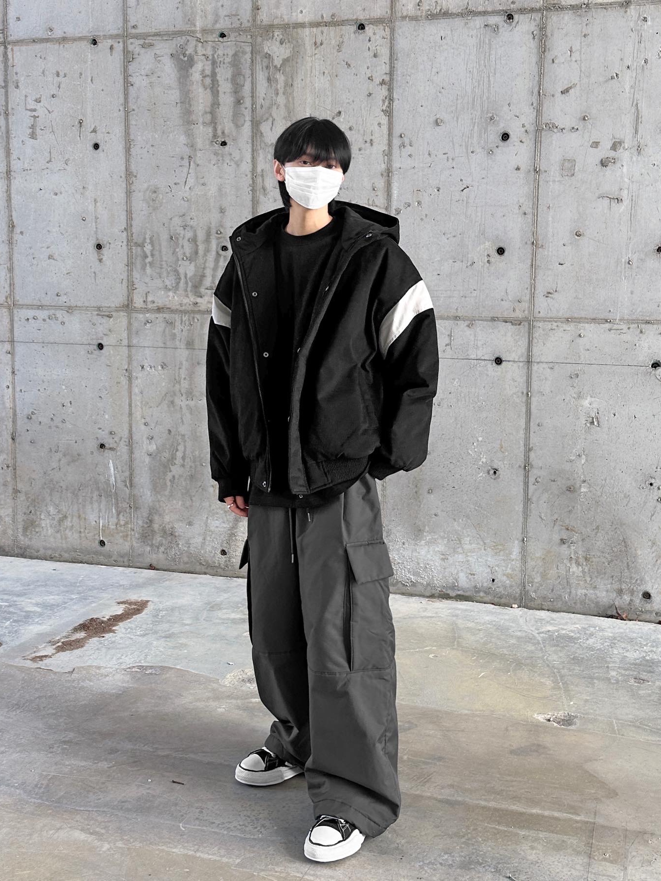 Maison Mihara Yasuhiro Peterson OG Sole Canvas Low Sneakers Black 착용 스타일 - 1