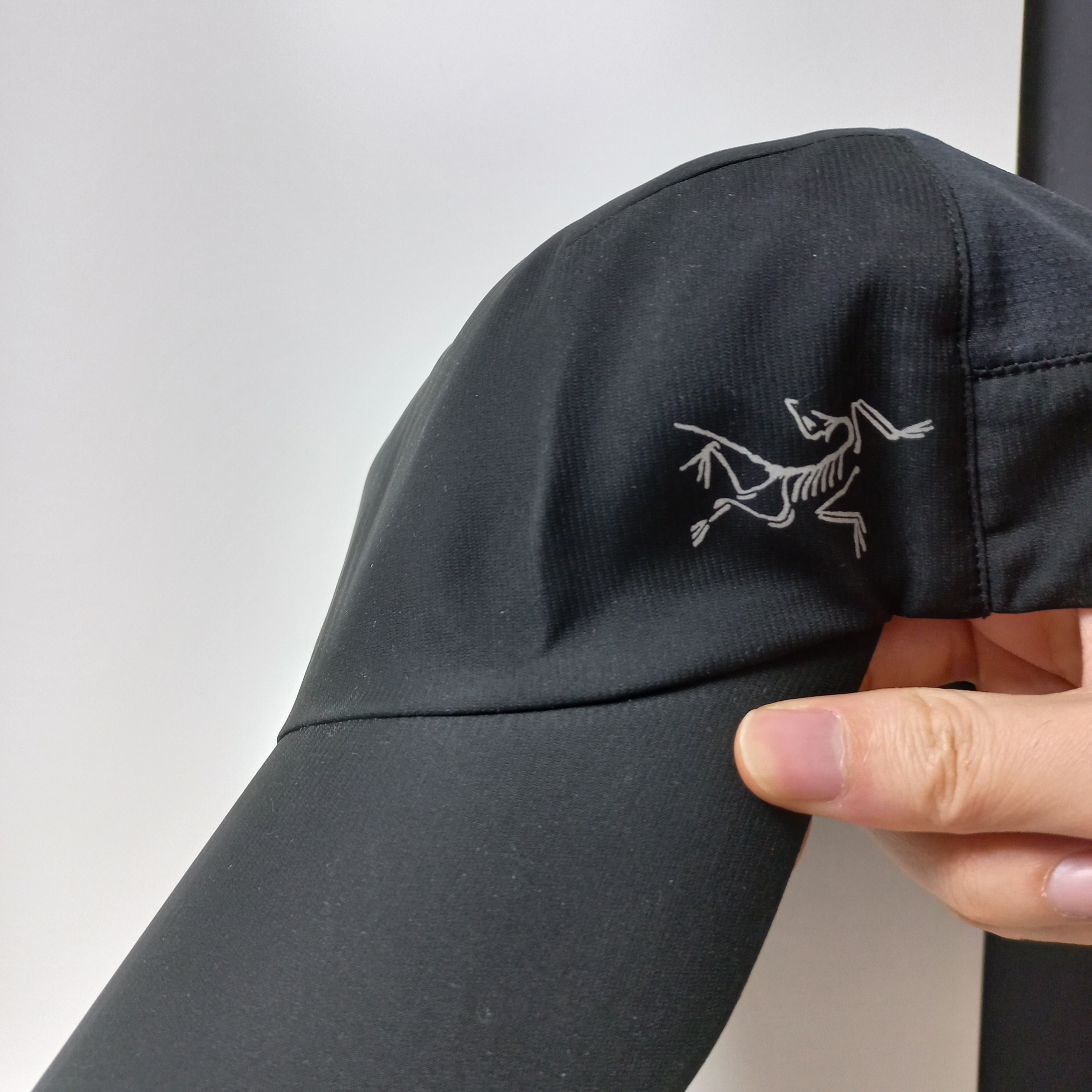 Arc'teryx Calvus Cap Black 착용 스타일