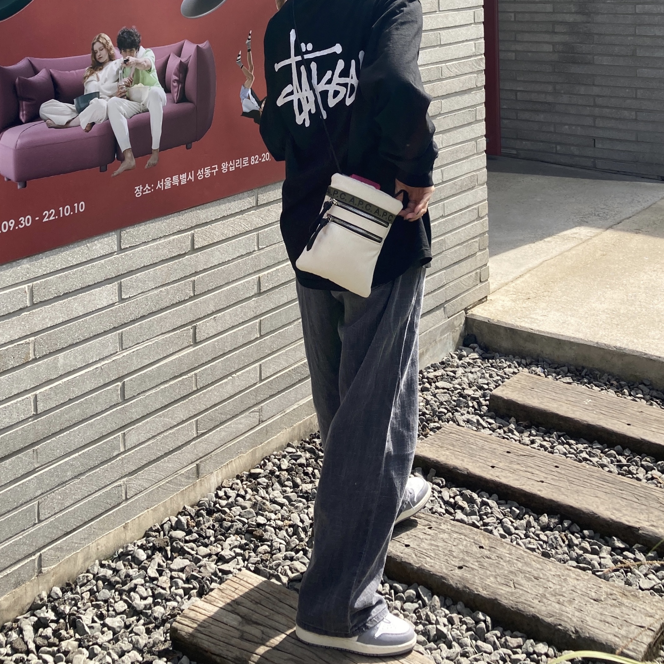 (GS) Jordan 1 Low Stealth and White, Stussy Basic Stussy LS T-Shirt Black 2022 착용 스타일
