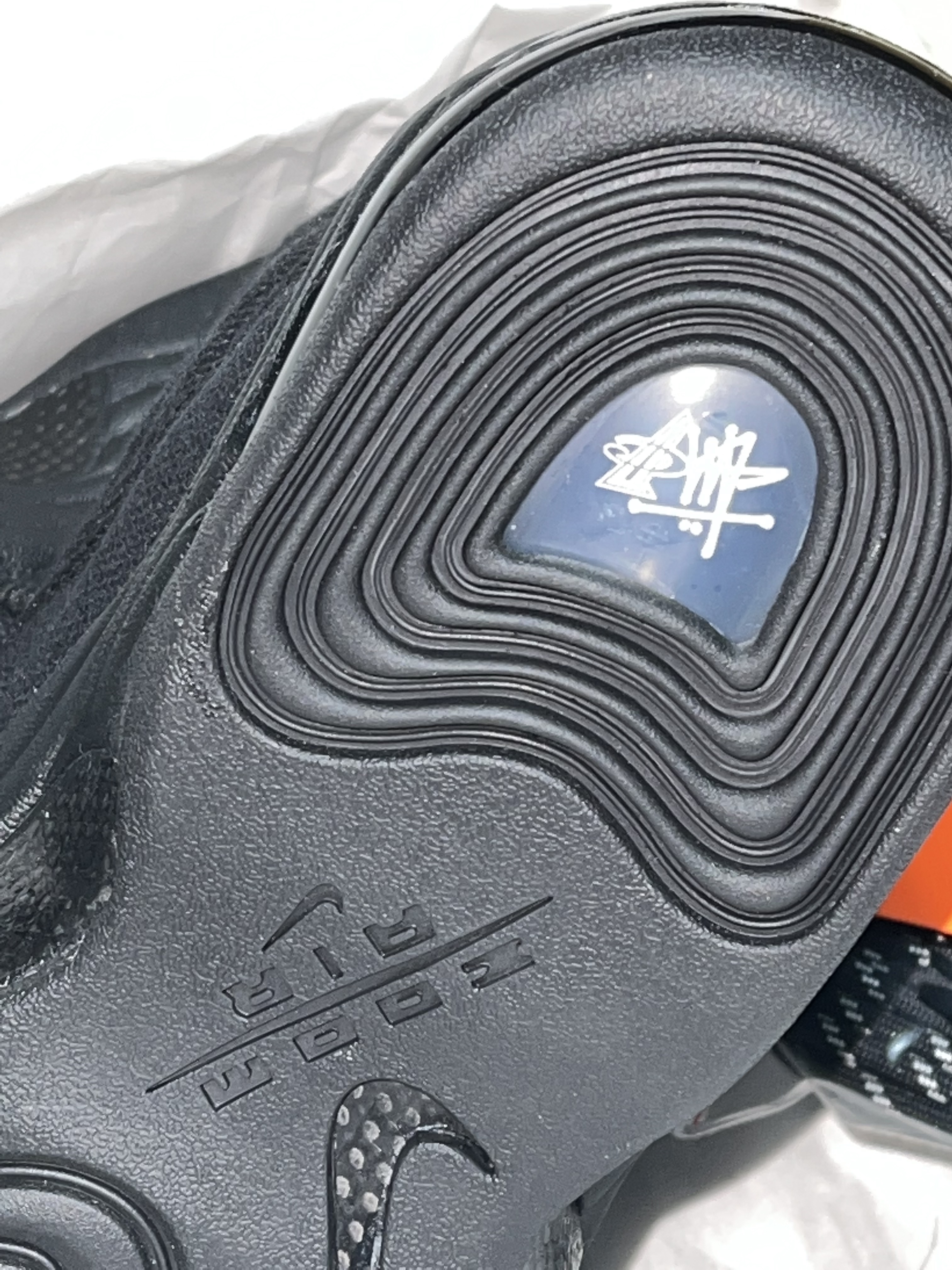 Nike x Stussy Air Penny II Black 착용 스타일 - 2