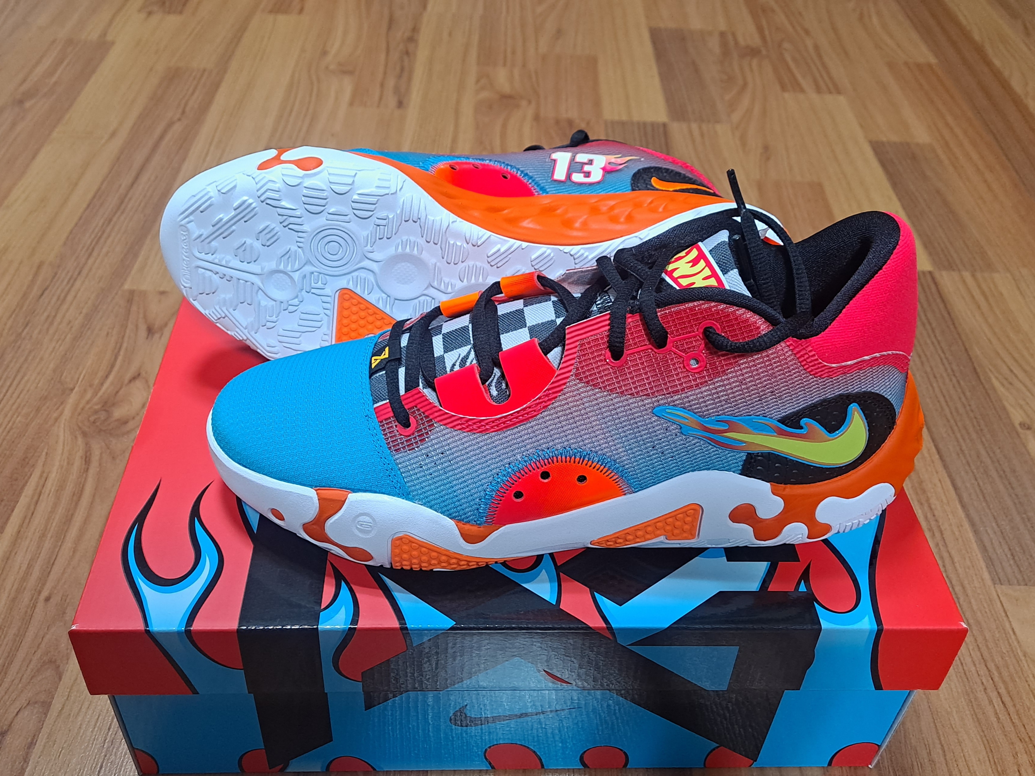 Nike x Hot Wheels PG 6 EP Siren Red 착용 스타일 - 3