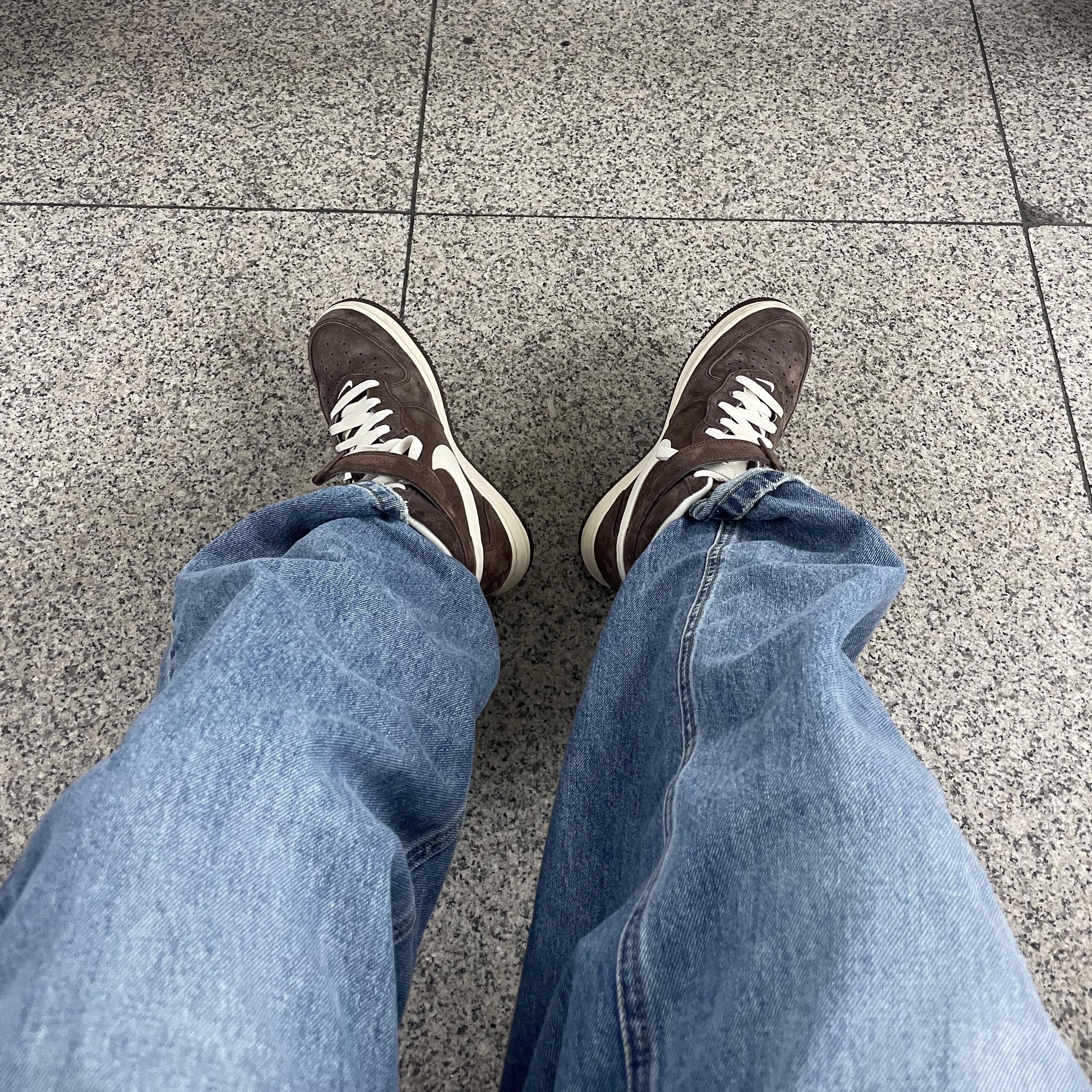 Nike Air Force 1 Mid '07 QS Chocolate 착용 스타일 - 2