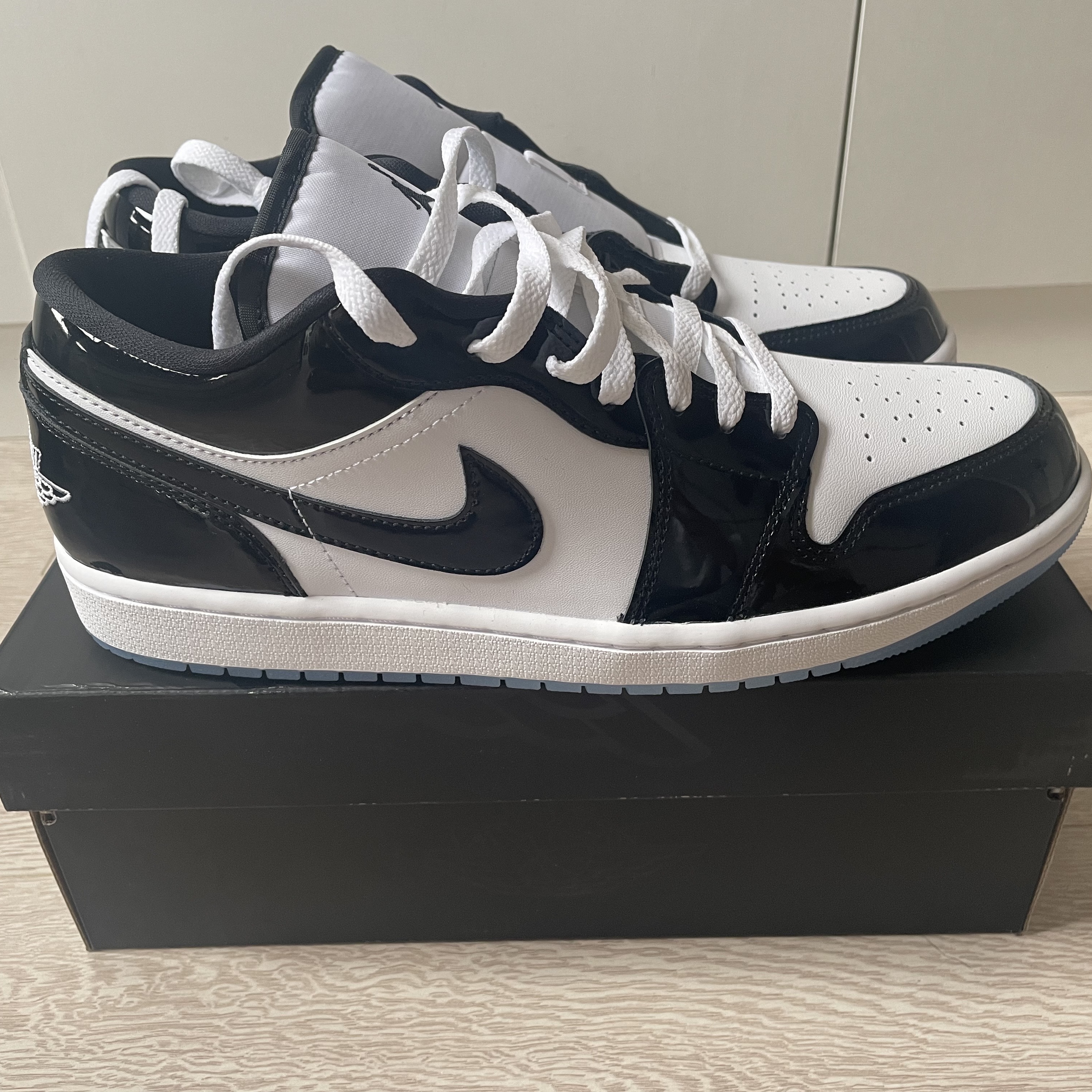 Jordan 1 Low SE Concord 착용 스타일 - 1