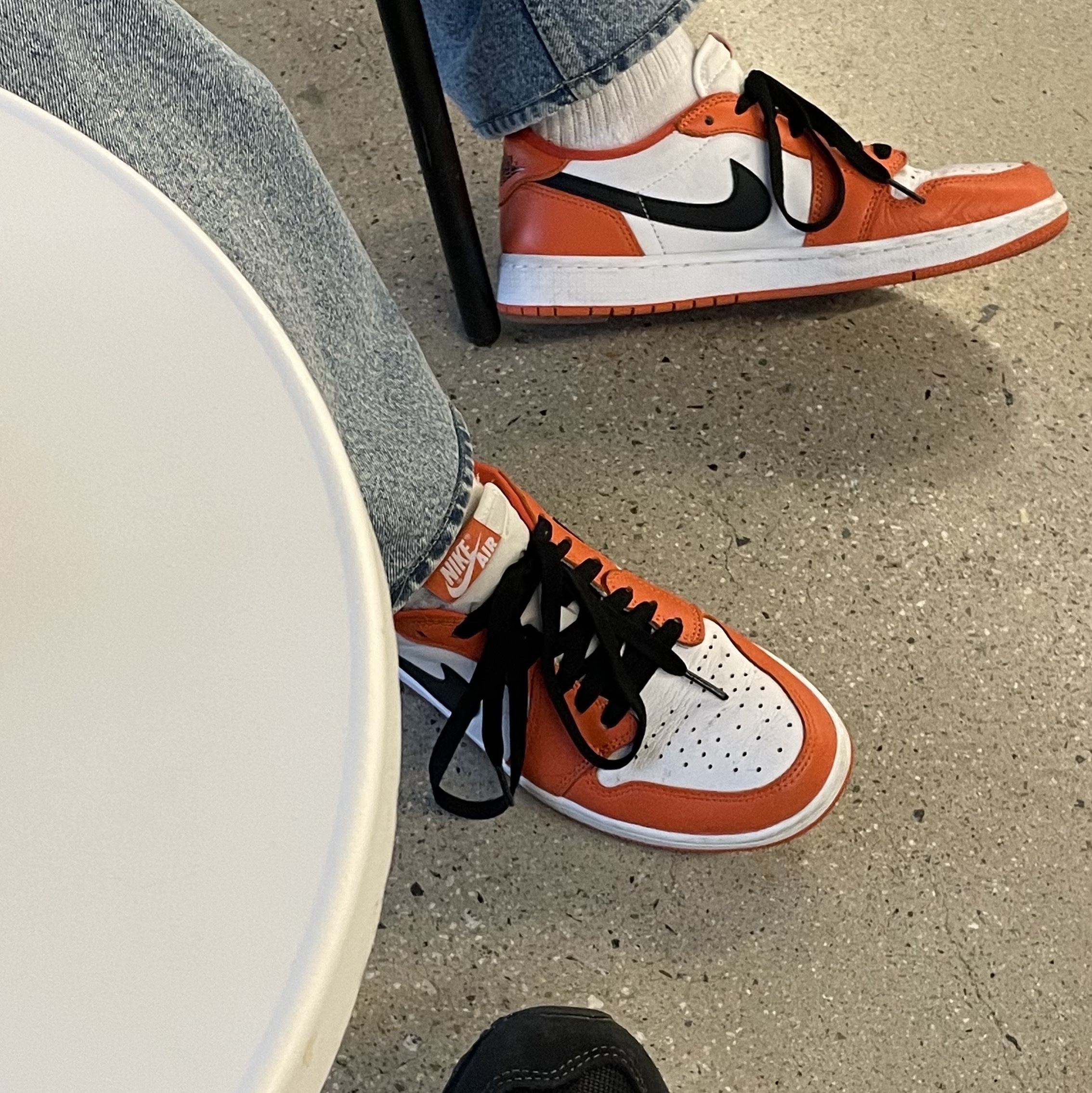 Jordan 1 Low OG Starfish 착용 스타일