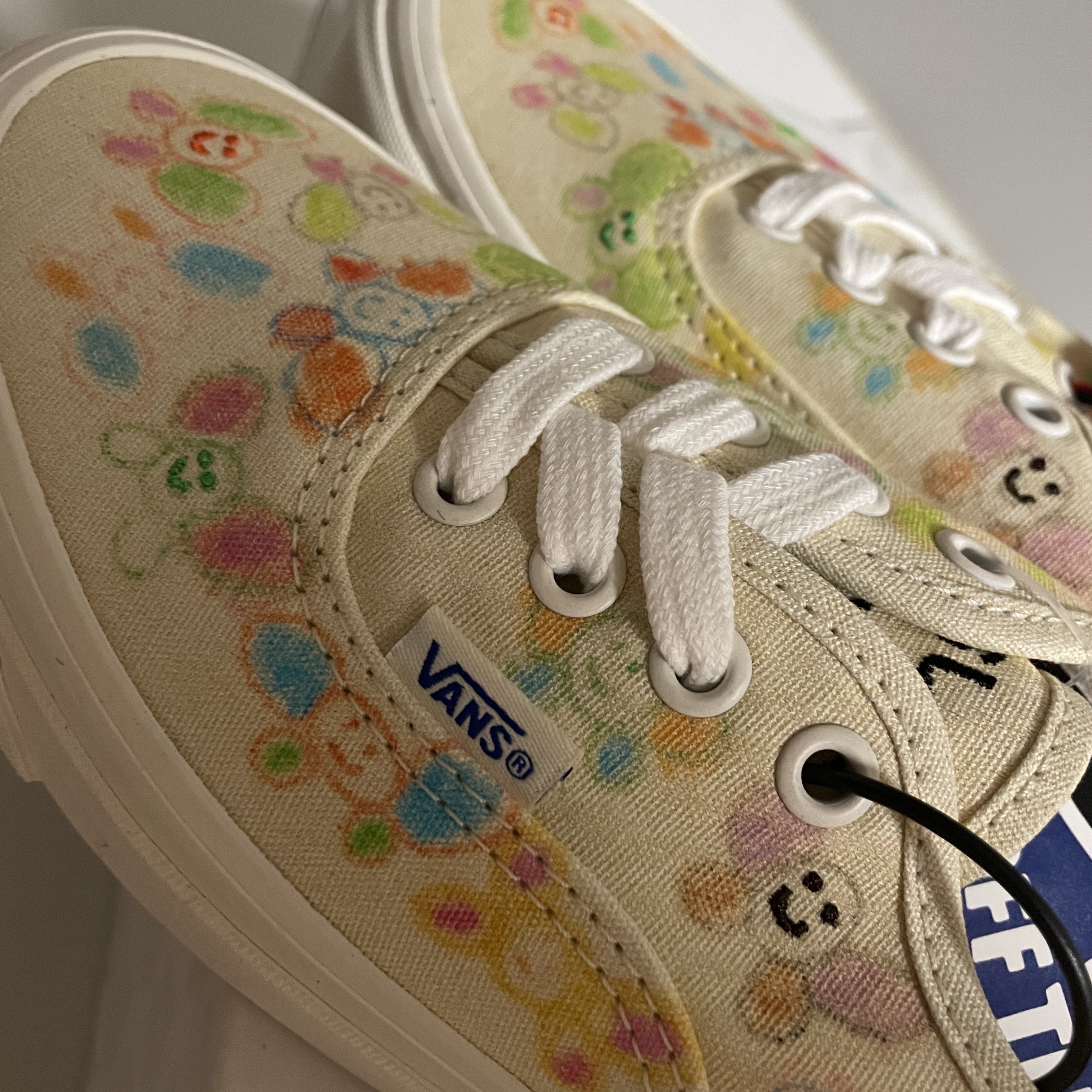 Vans x Sandy Liang Authentic 44 DX Scribble 착용 스타일 - 3