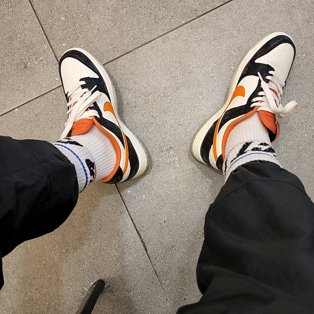 Nike Dunk Low Retro PRM Halloween 착용 스타일