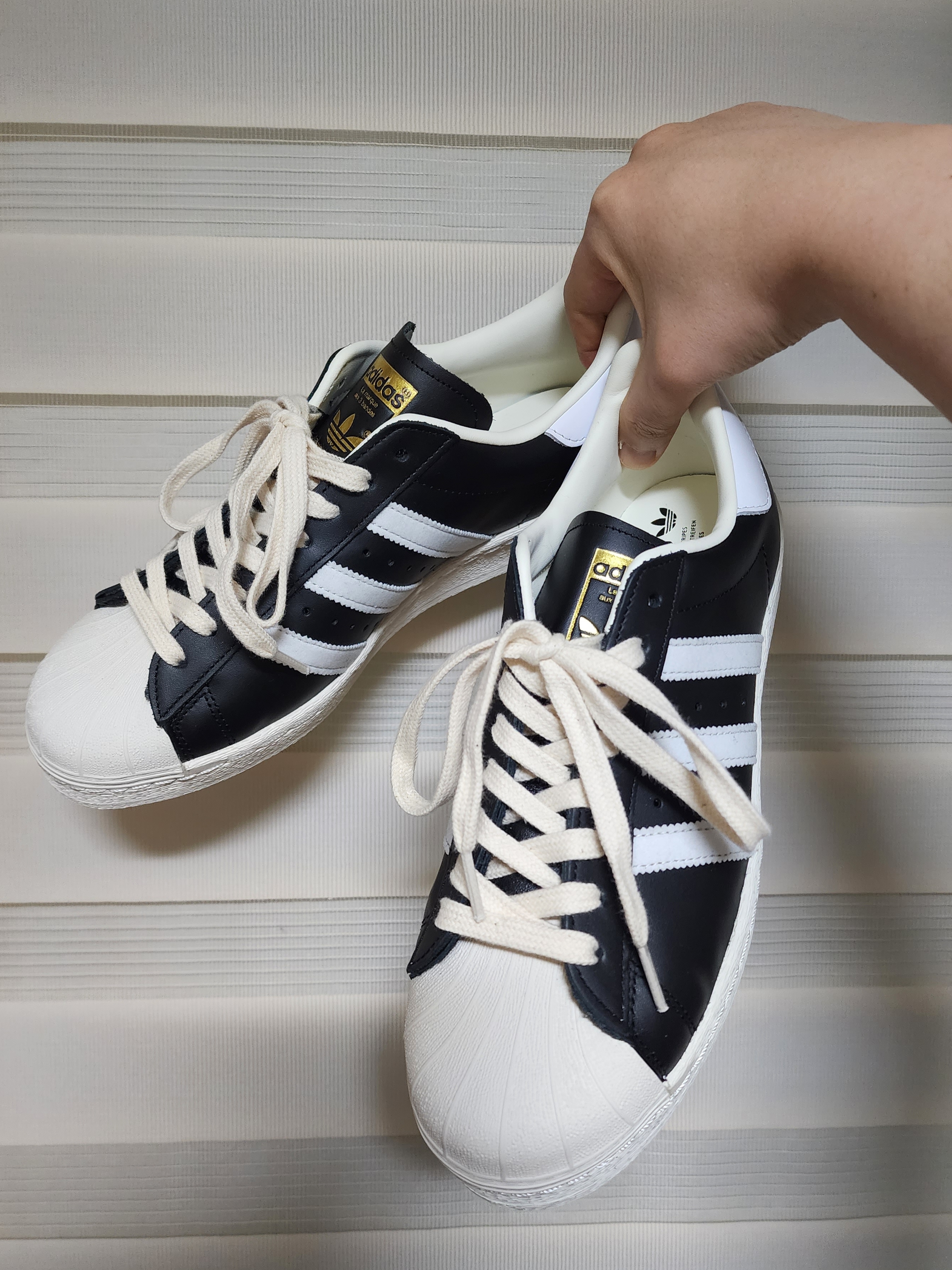 Adidas Superstar 82 FI Core Black 착용 스타일 - 2