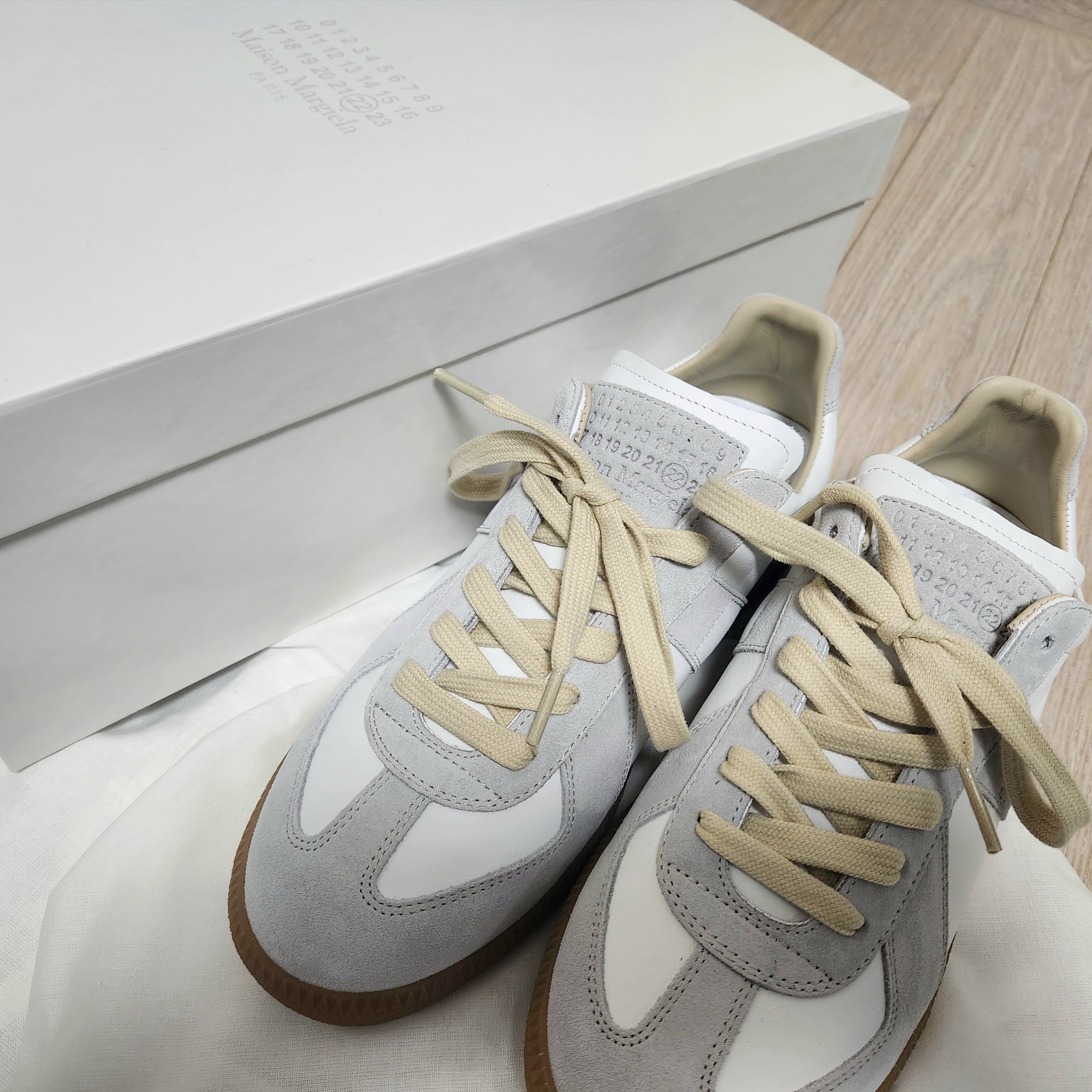 Maison Margiela Calfskin Replica Sneakers 착용 스타일