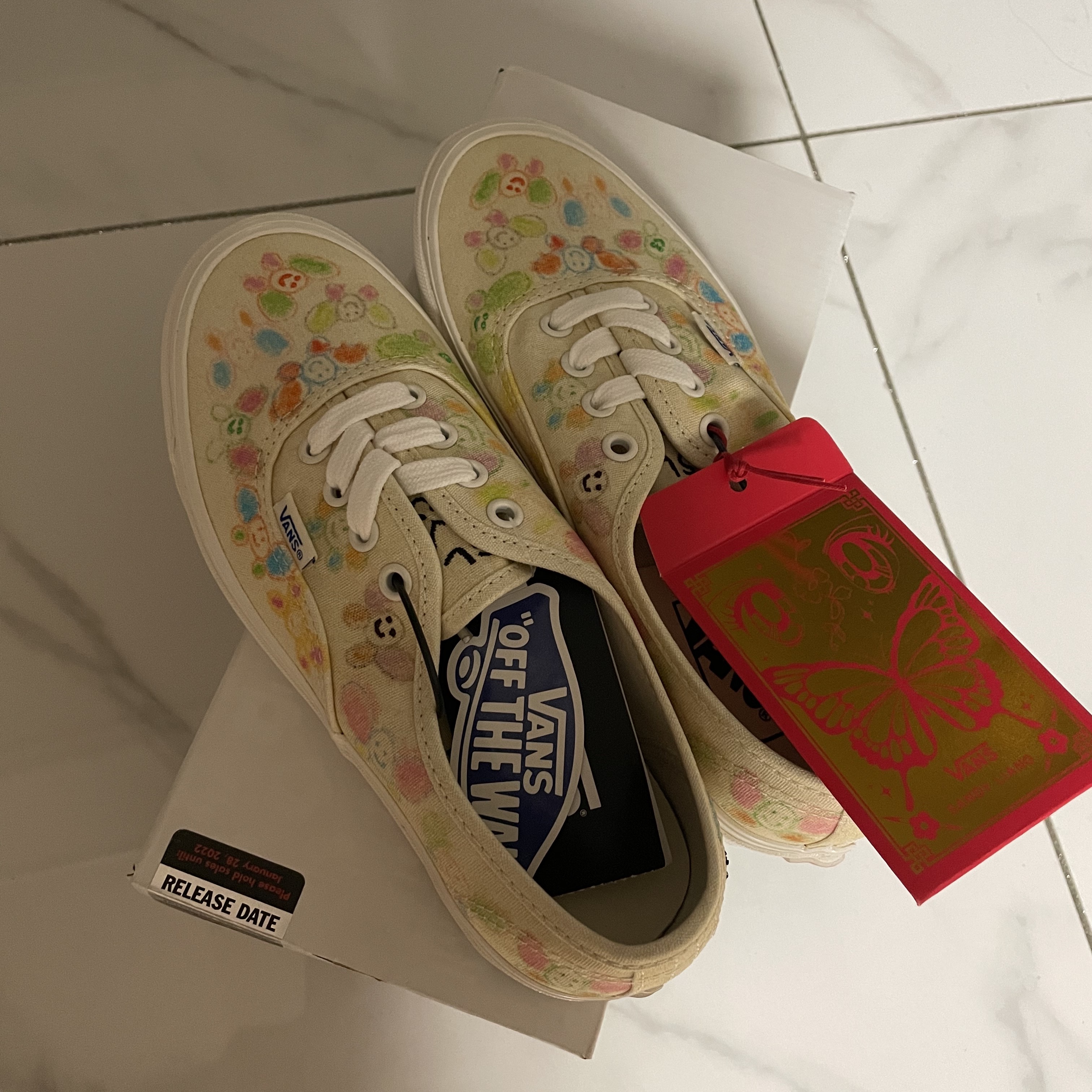 Vans x Sandy Liang Authentic 44 DX Scribble 착용 스타일 - 2