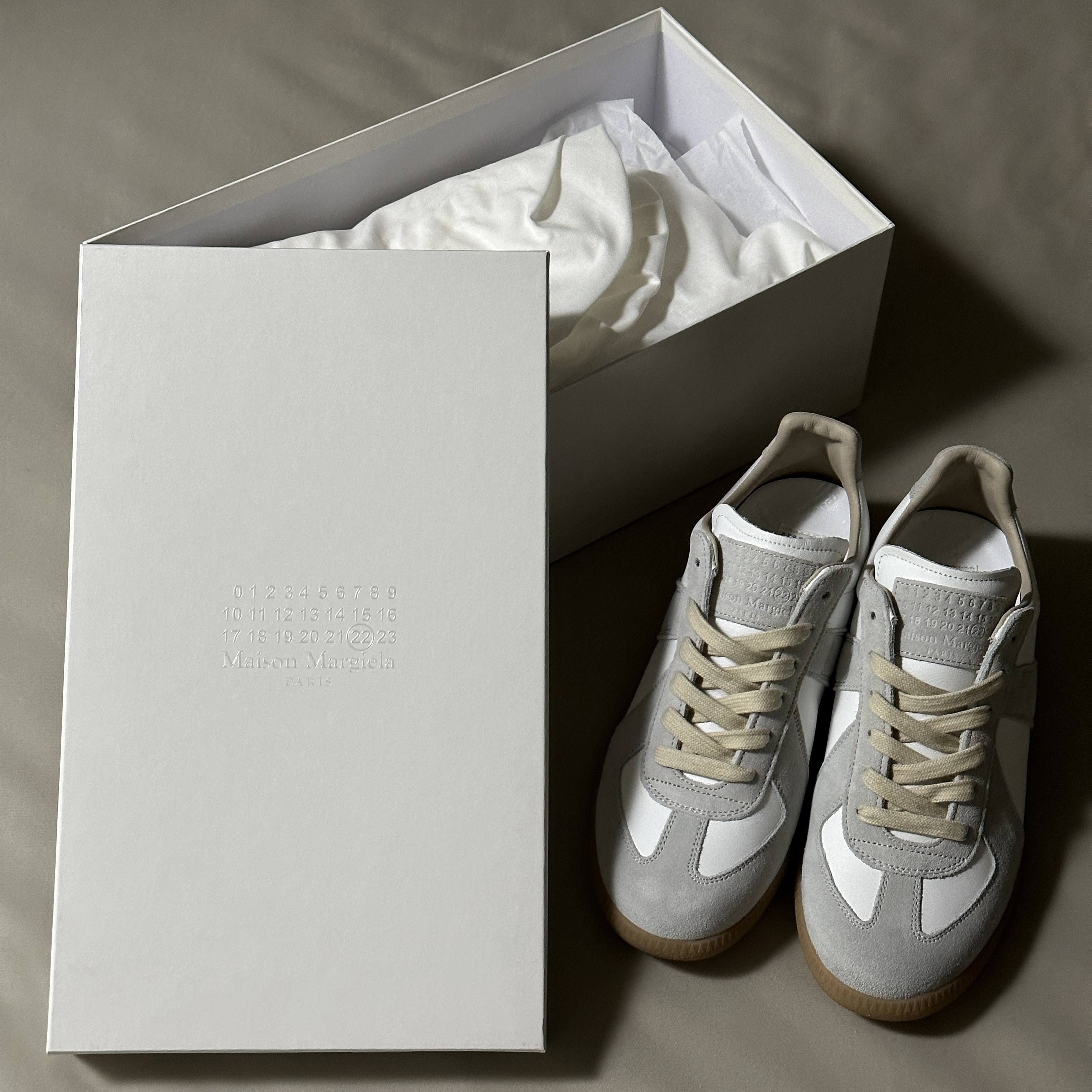Maison Margiela Calfskin Replica Sneakers 착용 스타일