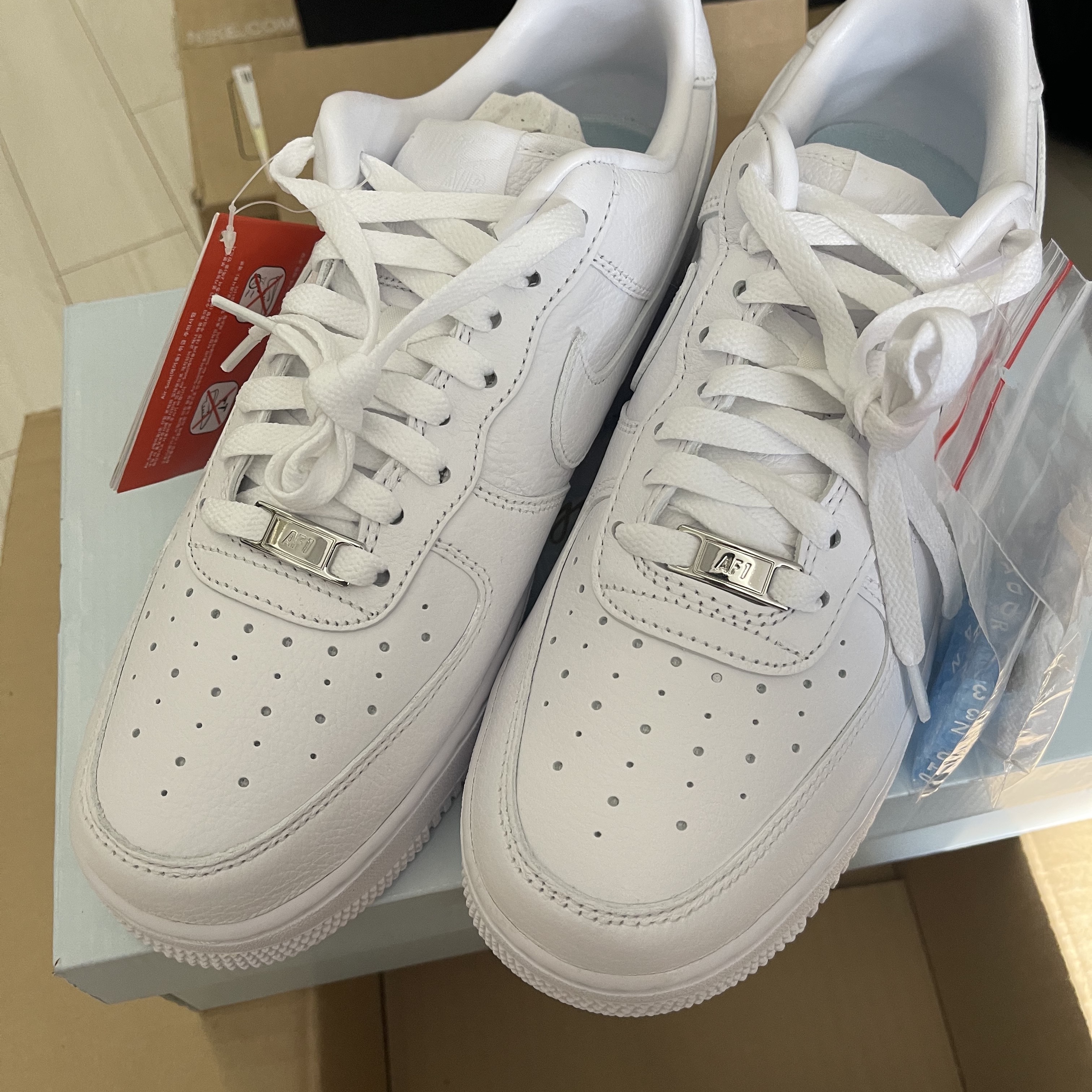 Nike x Drake Nocta Air Force 1 Low SP Certified Lover Boy White 착용 스타일 - 2