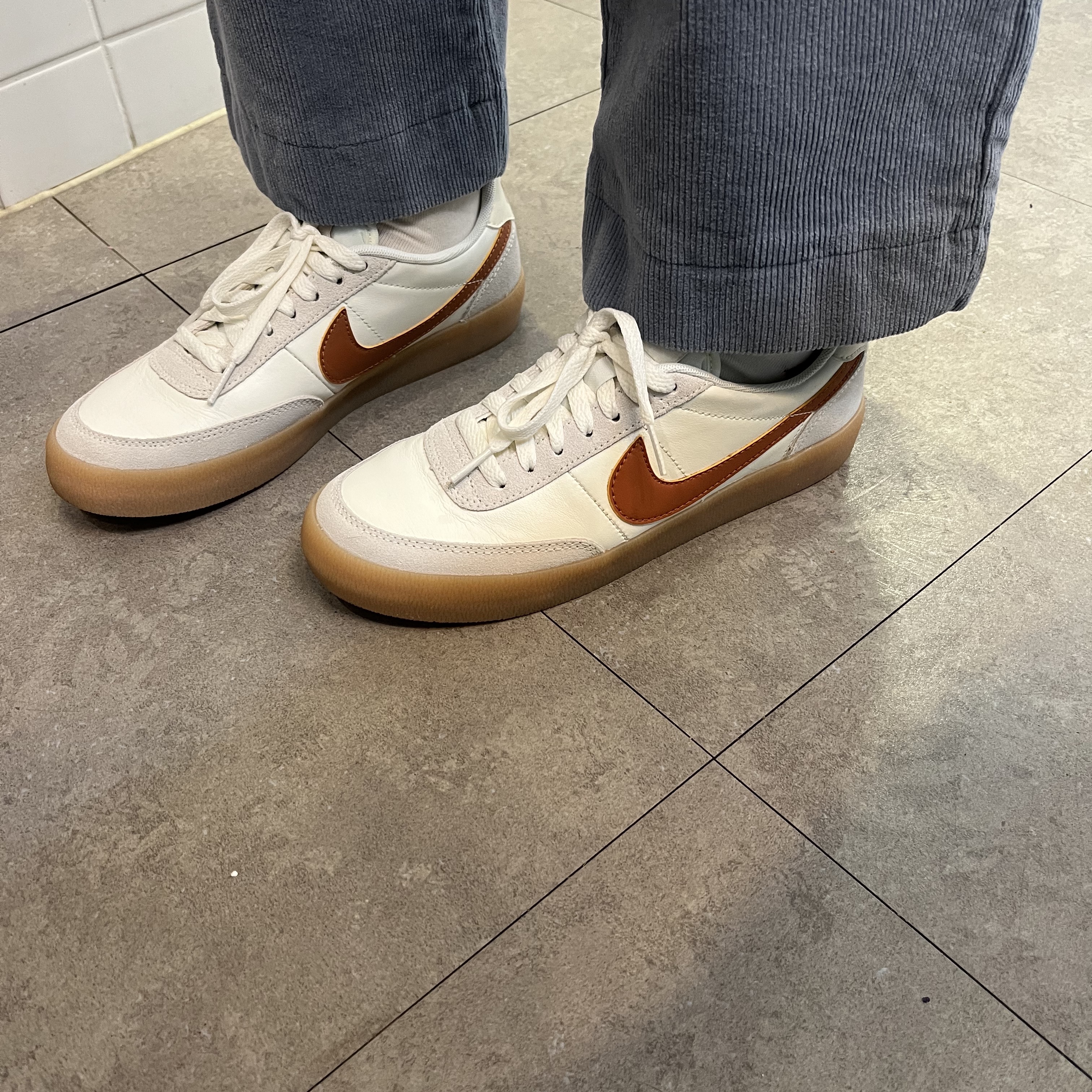 Nike Killshot 2 Leather Sail Desert Orange 착용 스타일