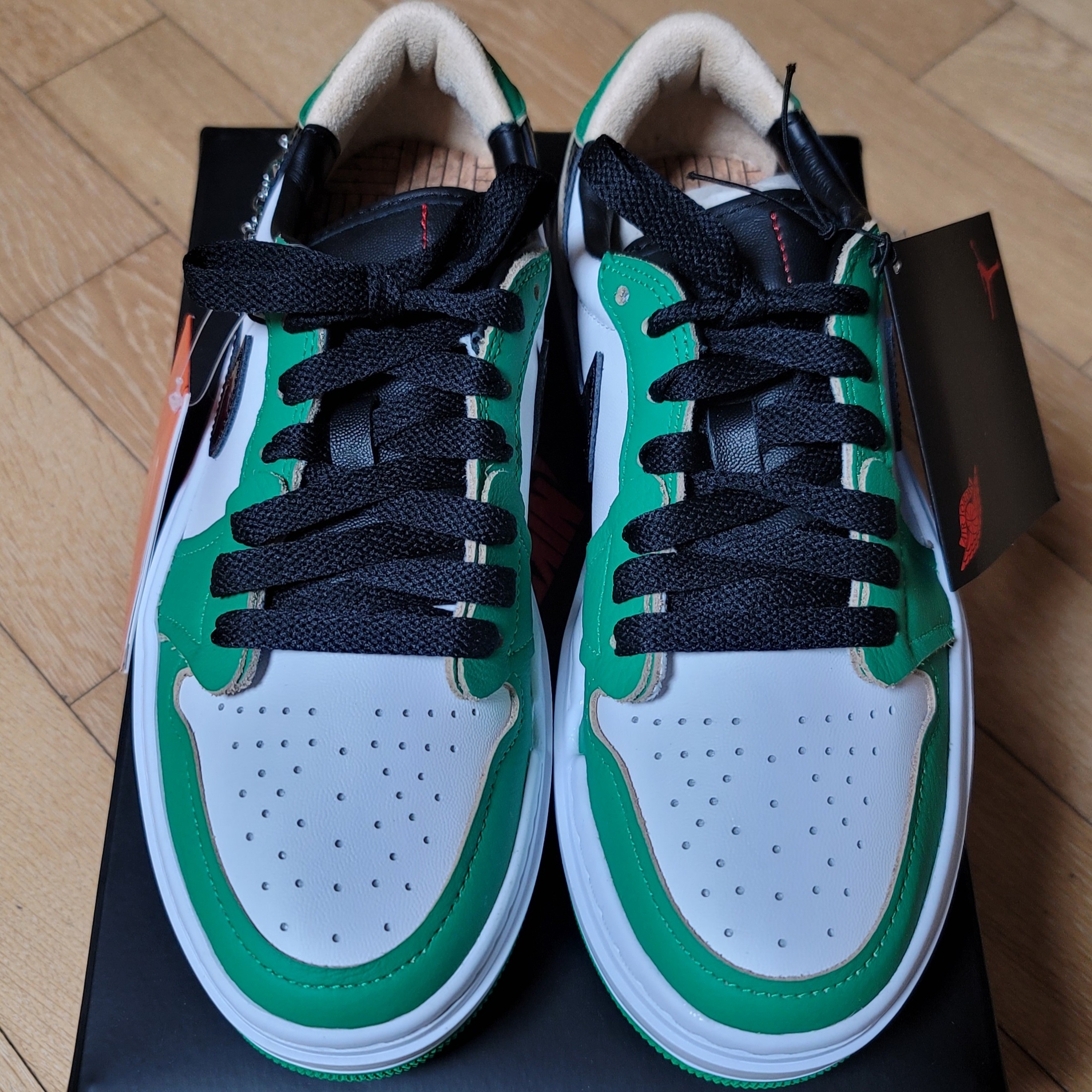 (W) Jordan 1 Elevate Low SE Lucky Green 착용 스타일 - 1