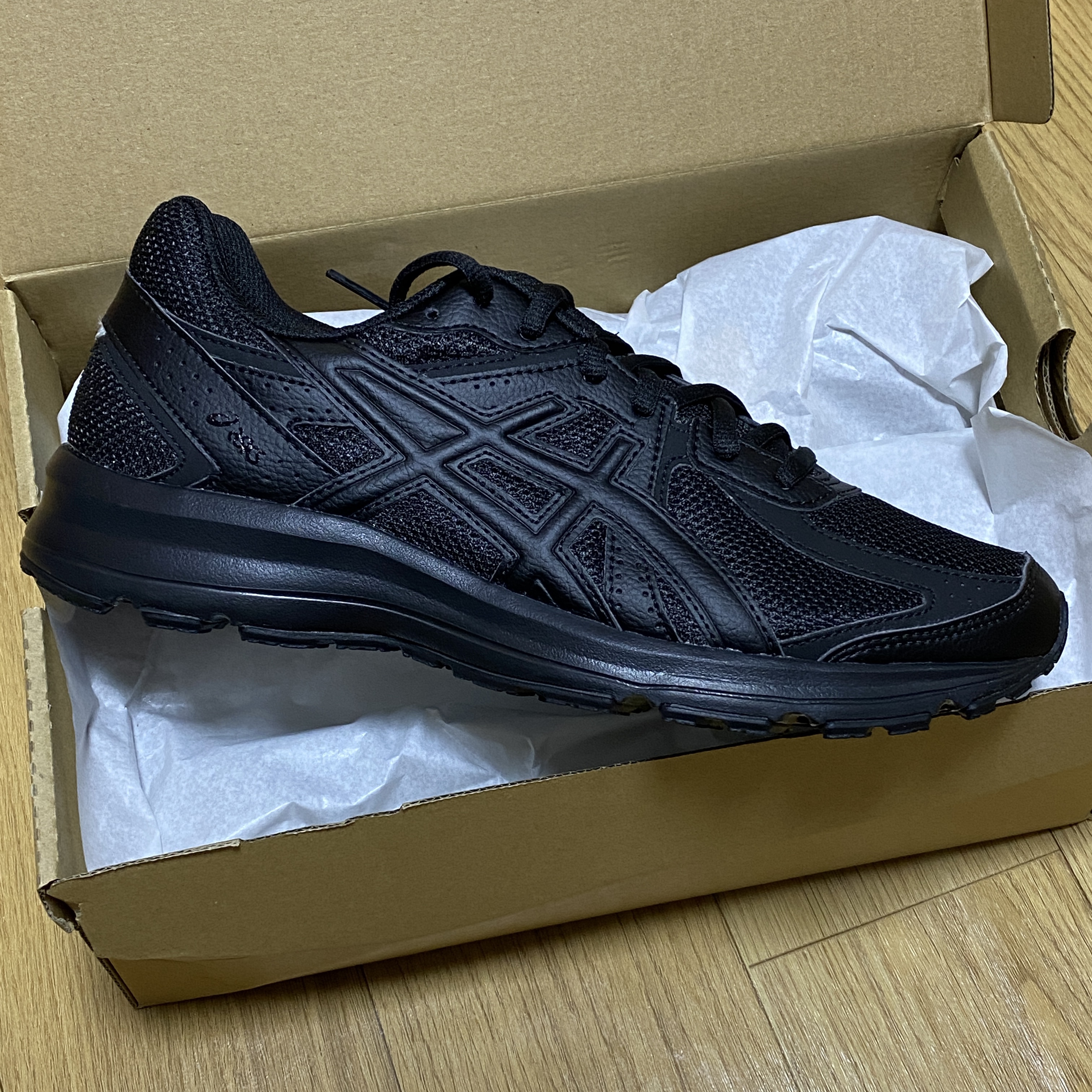 Asics Jog 100 S Black - 2E Wide 착용 스타일