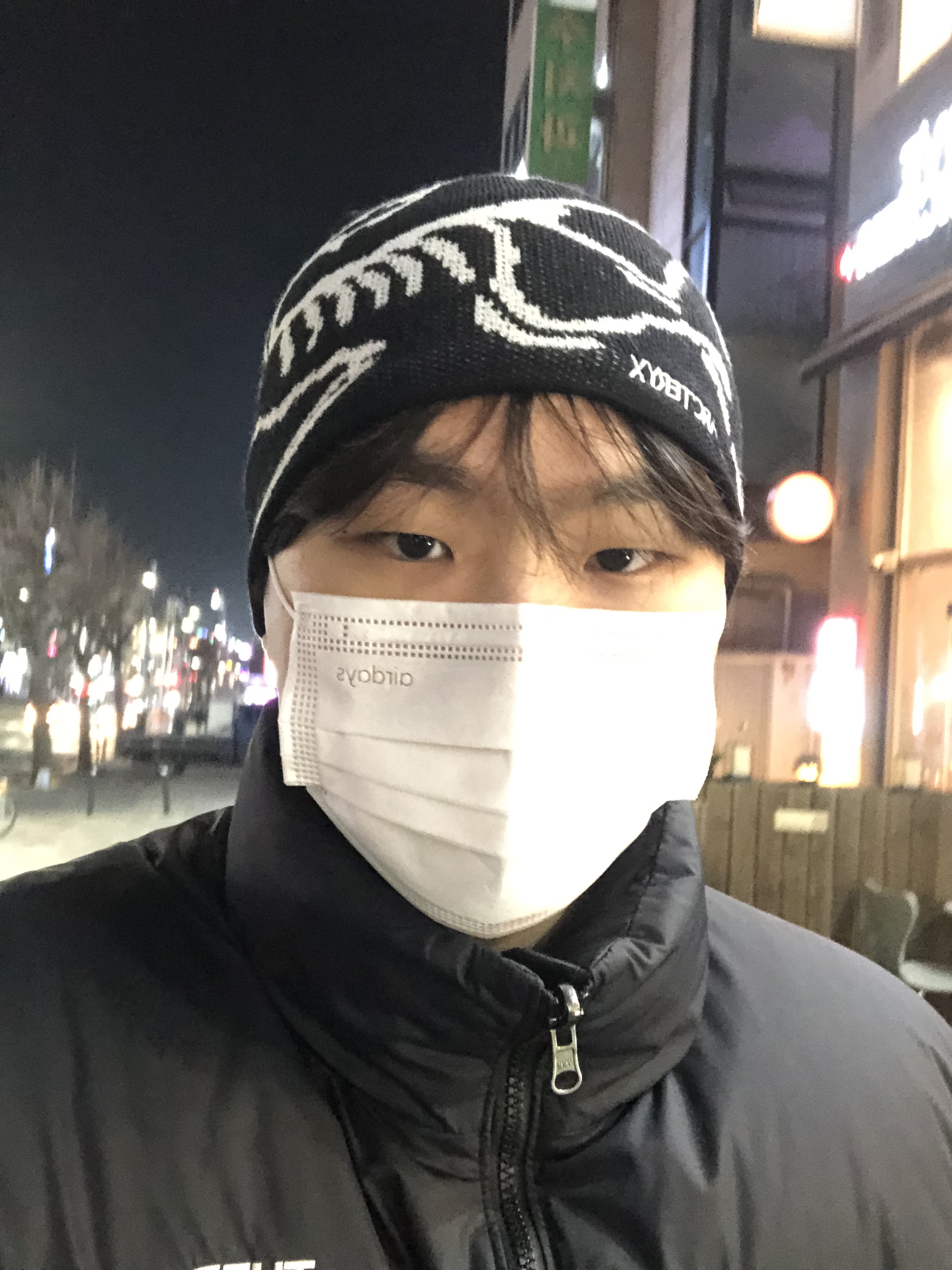 Arc'teryx Bird Head Toque Orca, The North Face 1996 Eco Nuptse Jacket Black 착용 스타일 - 2