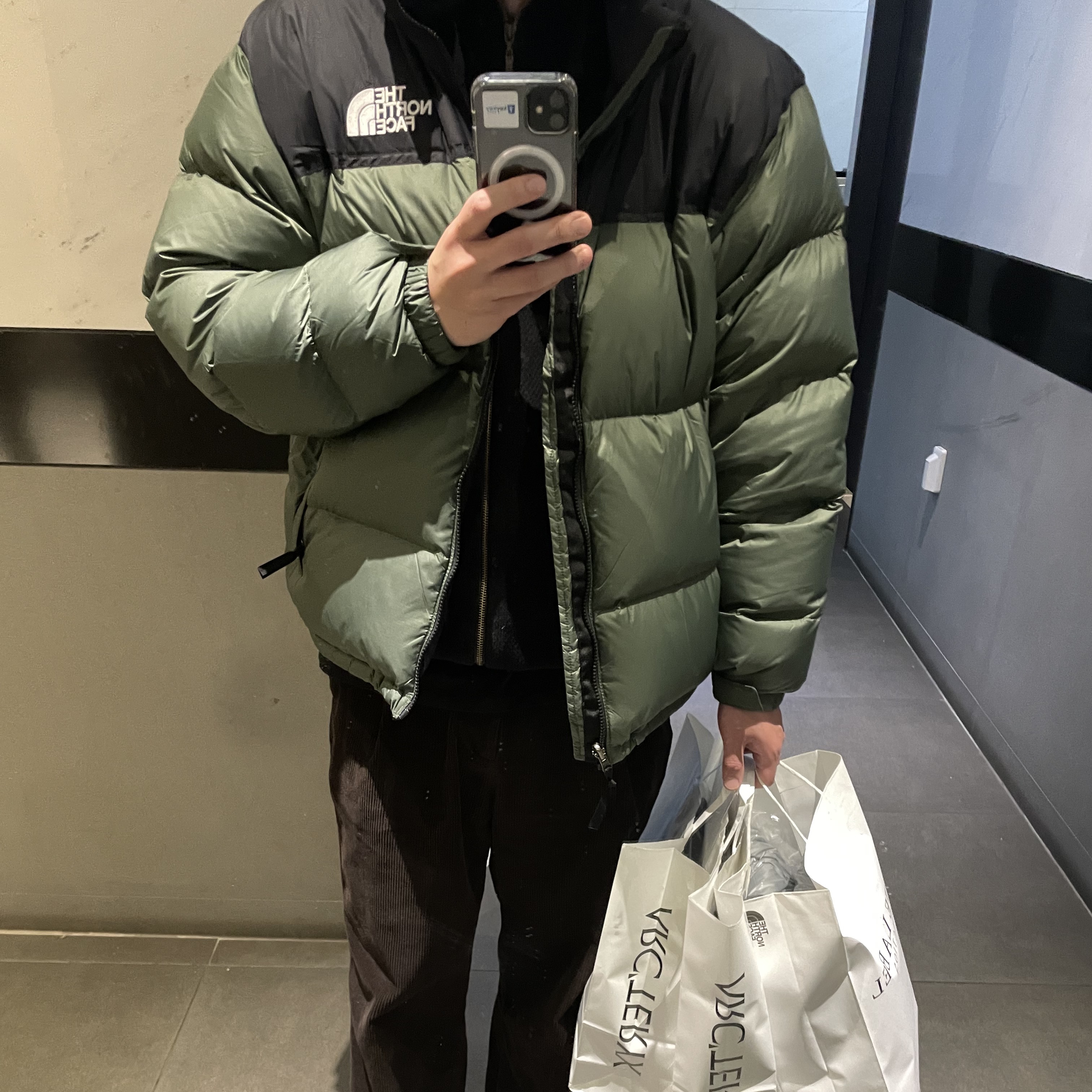 The North Face 1996 Retro Nuptse Jacket Khaki 착용 스타일