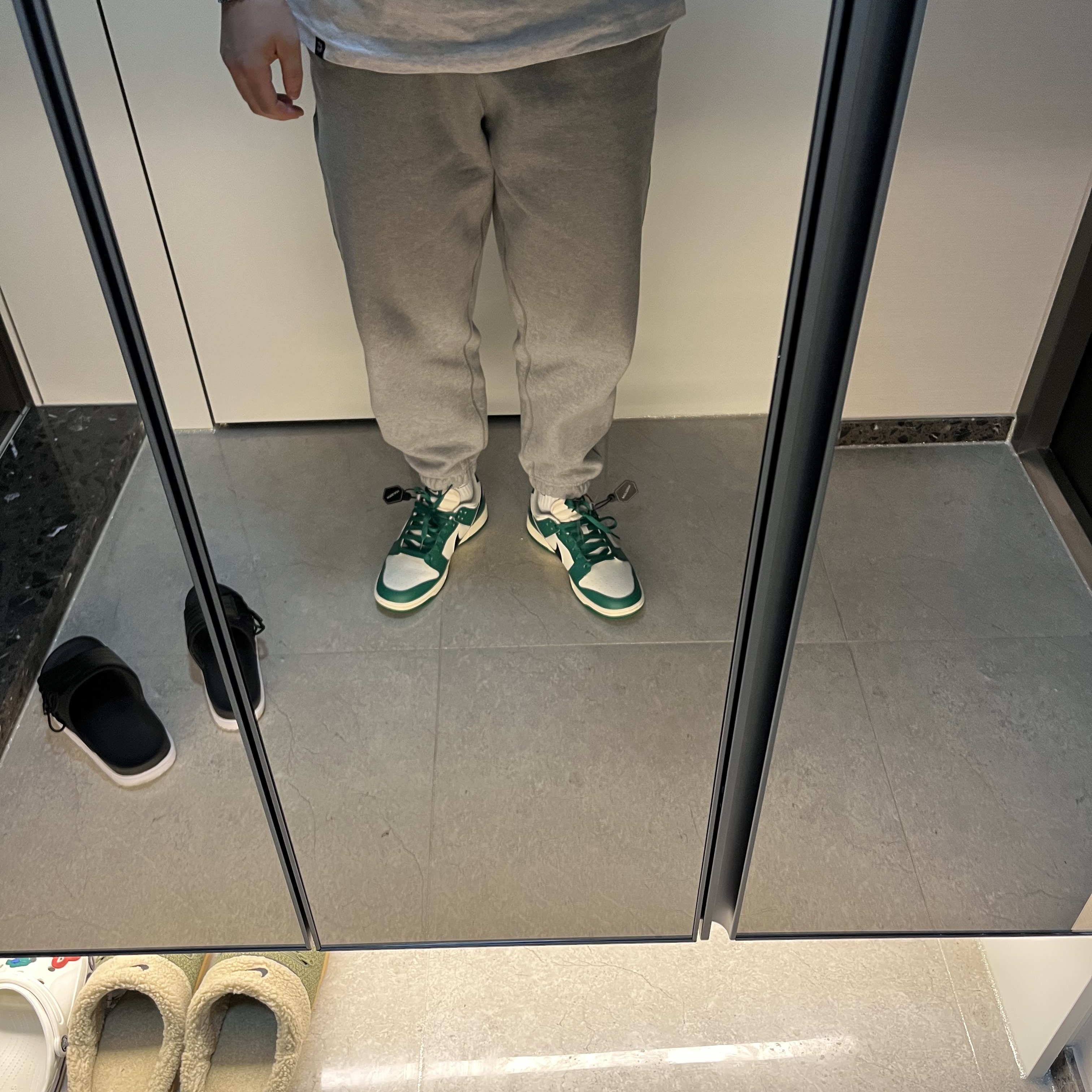 Nike Dunk Low Retro SE Jackpot Malachite 착용 스타일 - 3