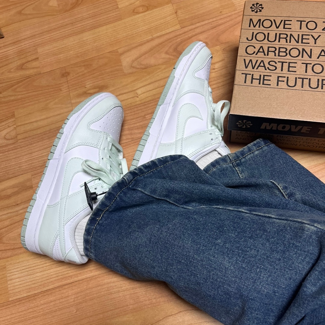 (W) Nike Dunk Low Next Nature Barely Green and White 착용 스타일