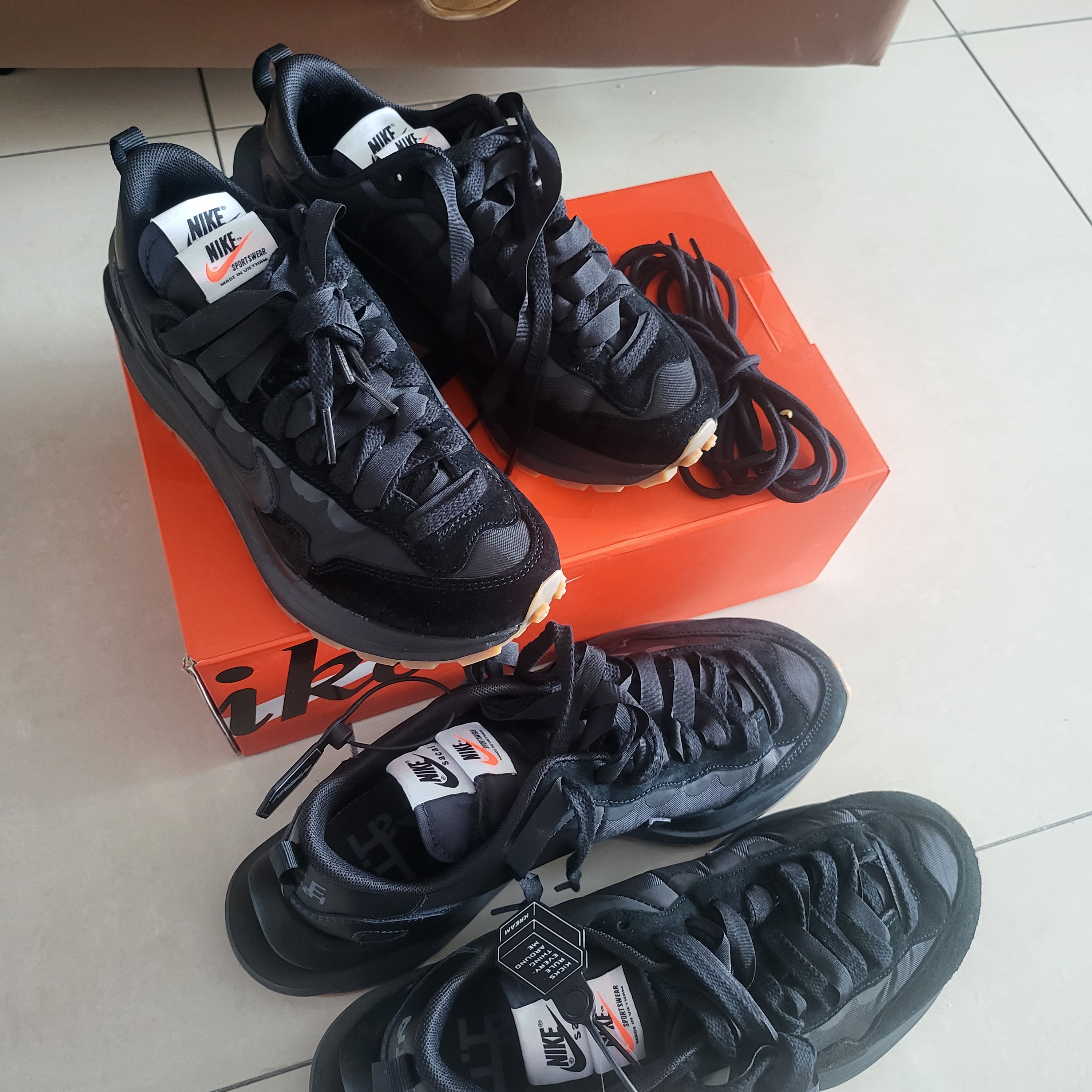 Nike x Sacai VaporWaffle Black and Gum 착용 스타일