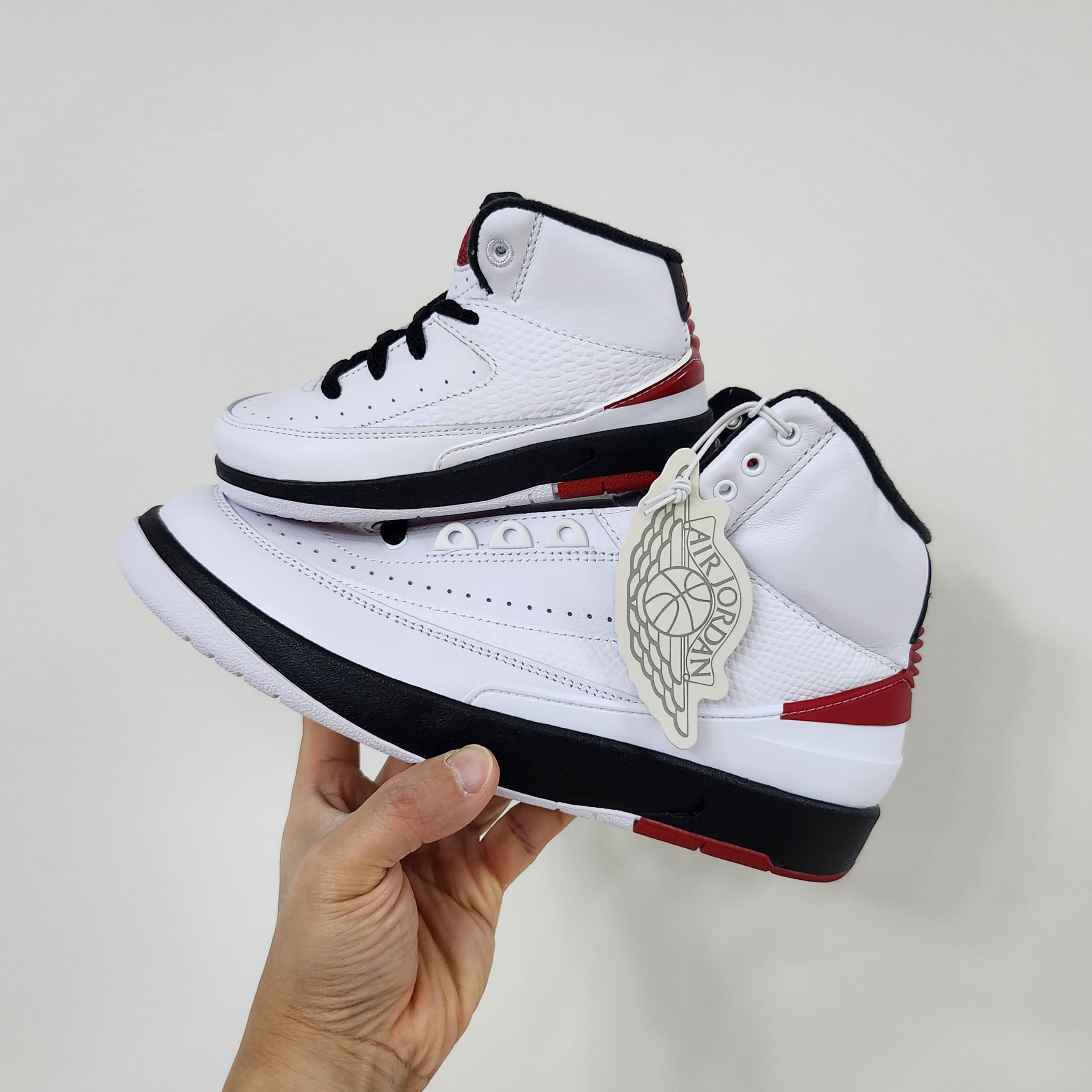 (TD) Jordan 2 Retro OG Chicago, Jordan 2 Retro OG Chicago 착용 스타일 - 5