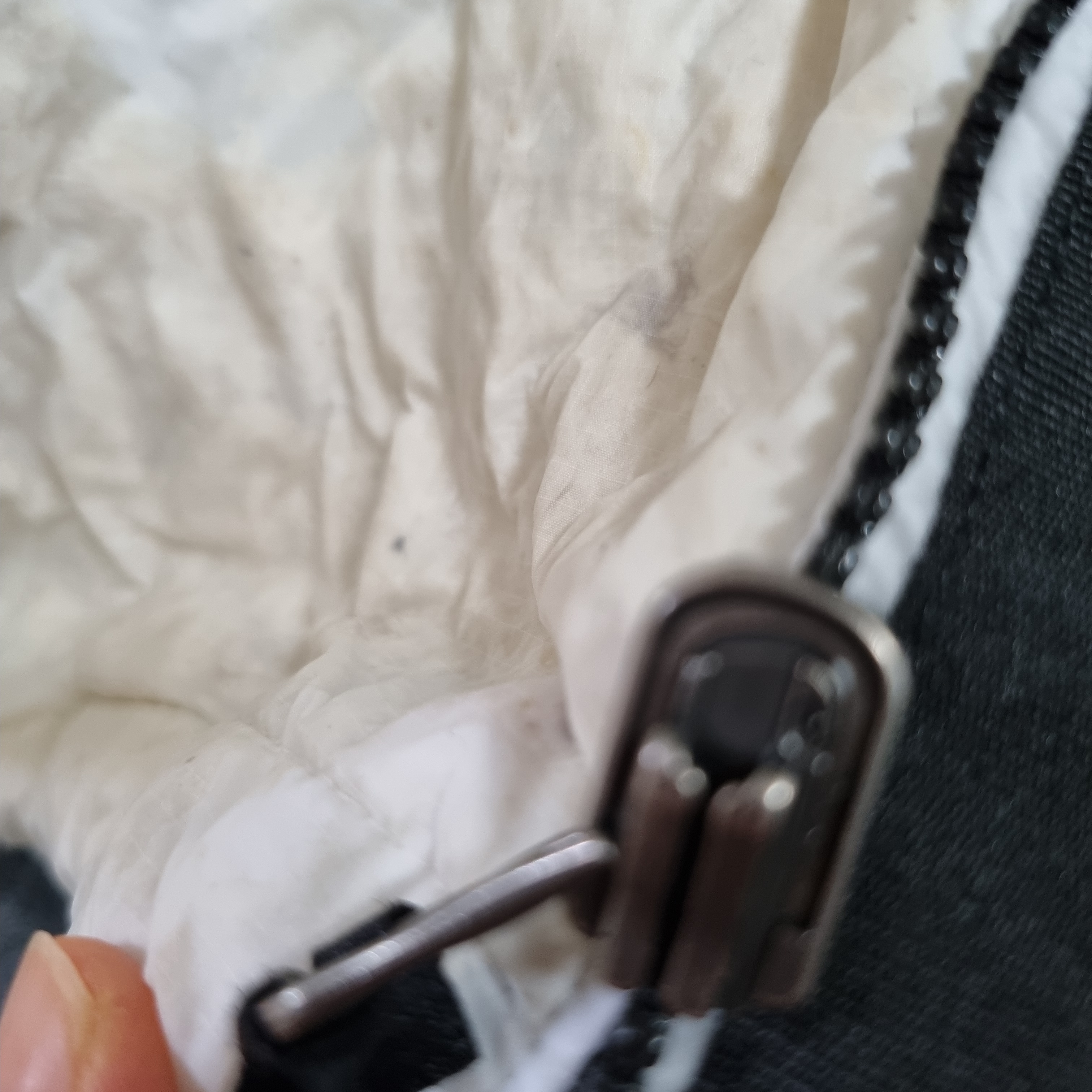 The North Face 1996 Eco Nuptse Jacket White 착용 스타일 - 2