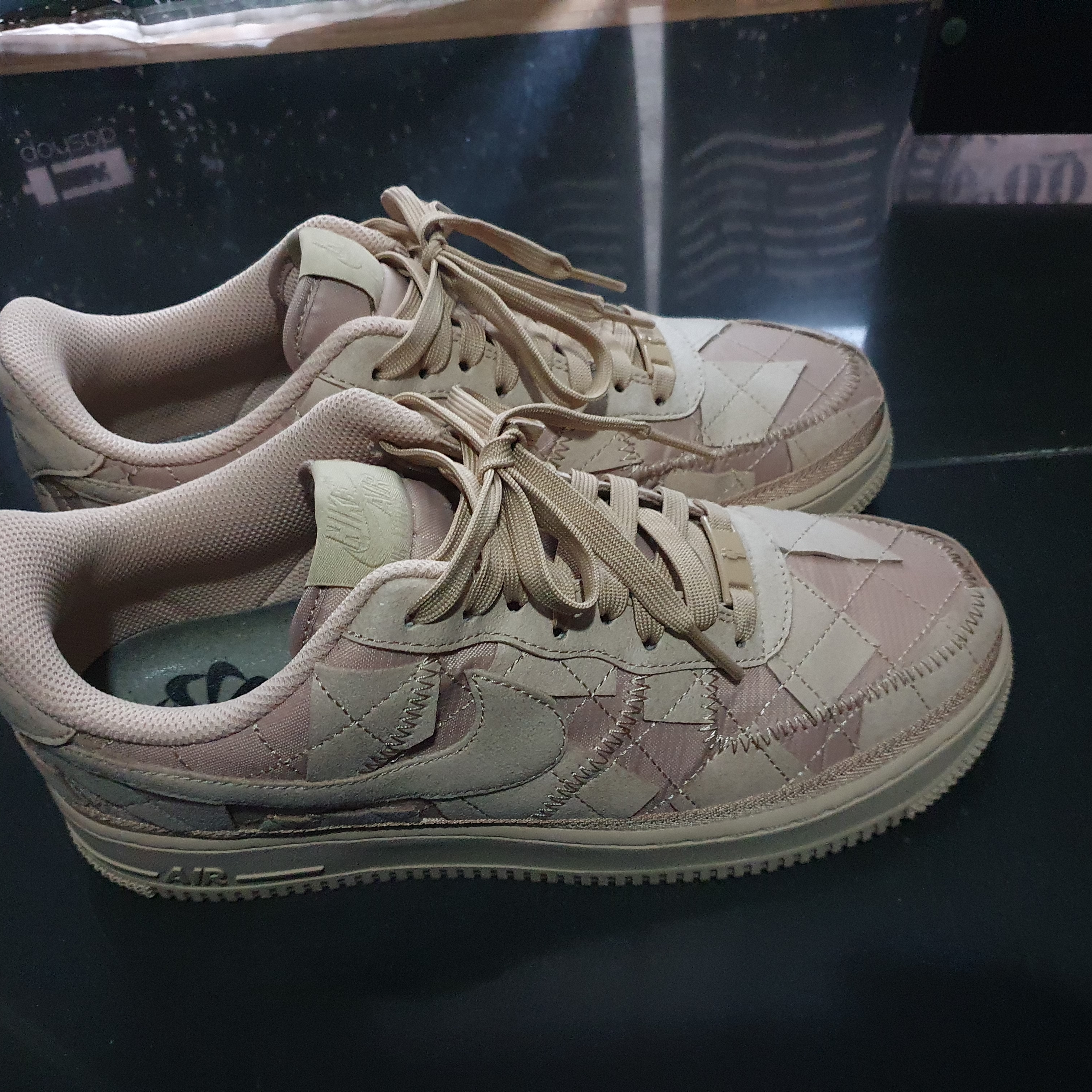 Nike x Billie Eilish Air Force 1 Low '07 SP Mushroom 착용 스타일