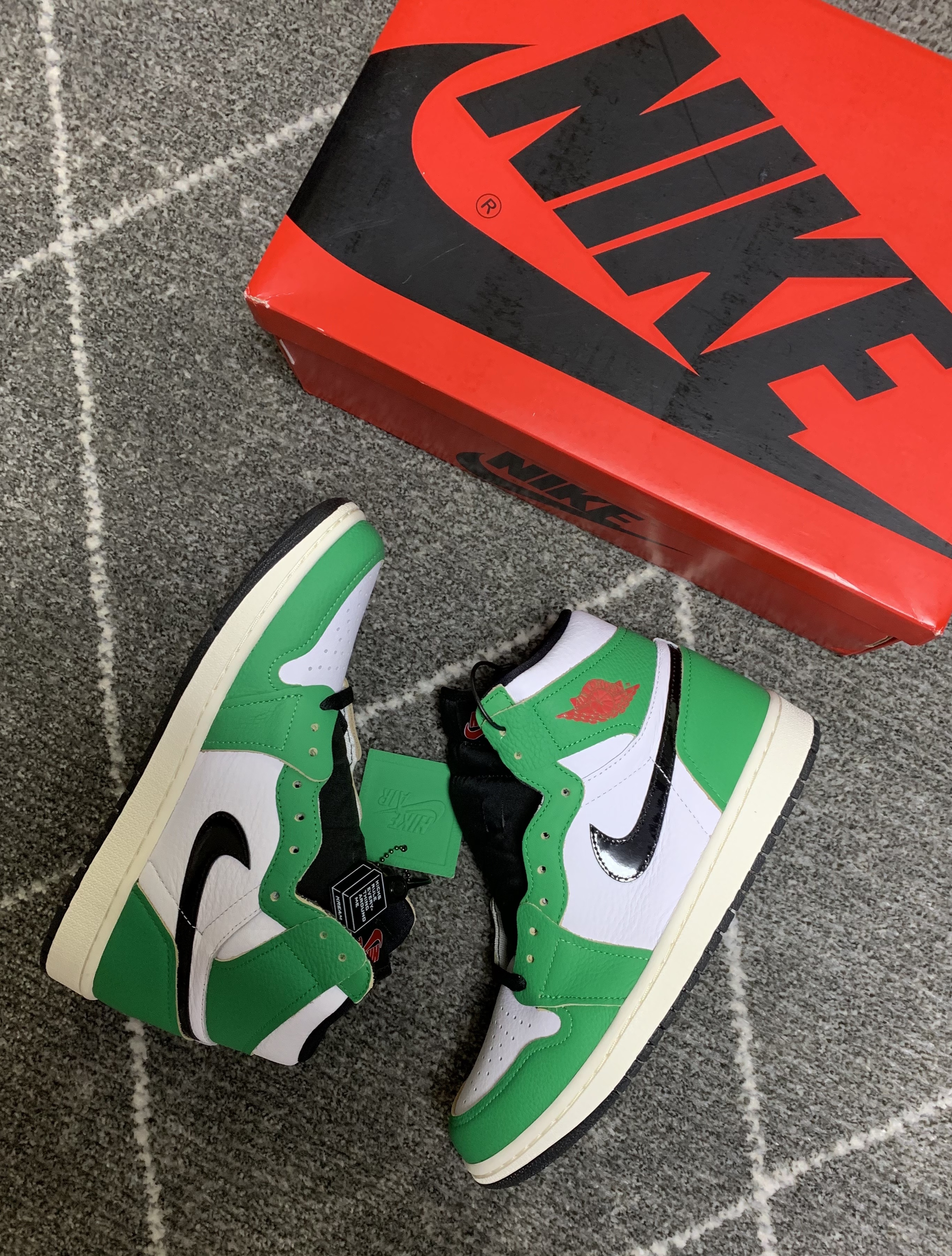 (W) Jordan 1 Retro High OG Lucky Green 착용 스타일