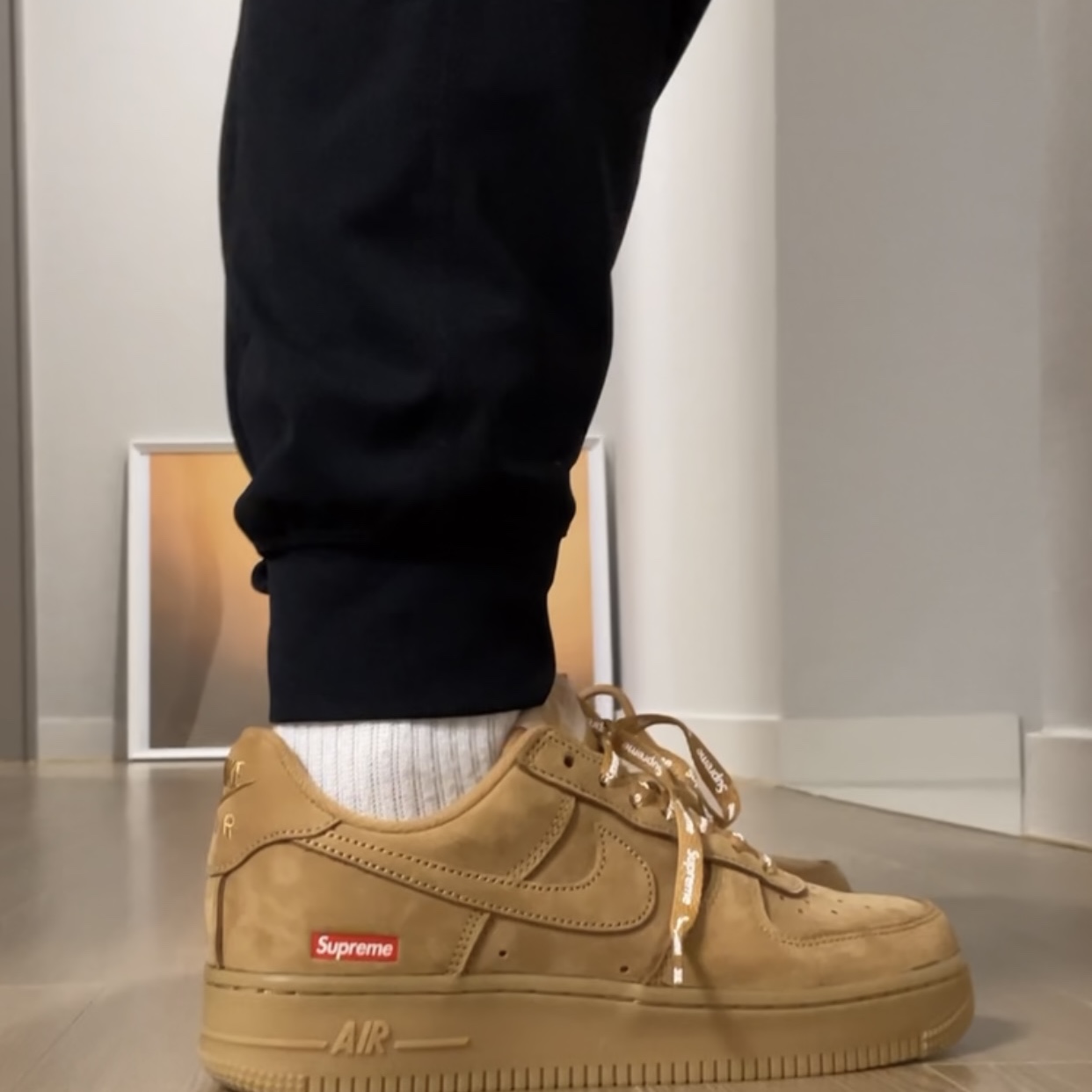 Nike x Supreme Air Force 1 Low Flax 착용 스타일 - 1