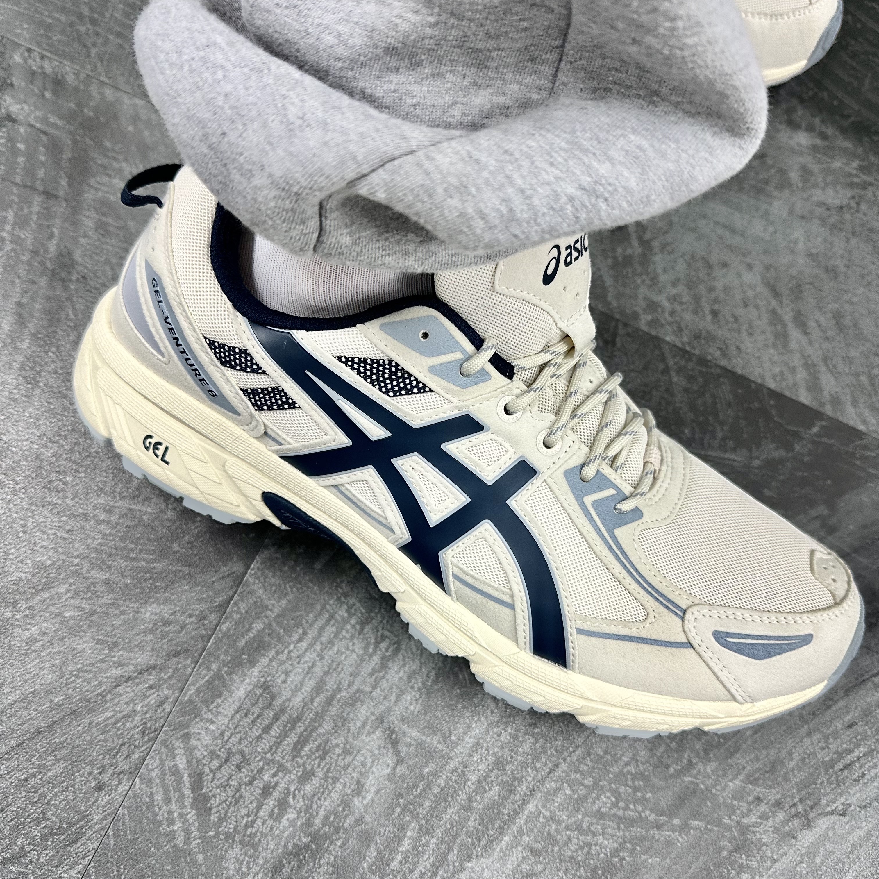 Asics Gel-Venture 6 SPS Birch French Blue 착용 스타일