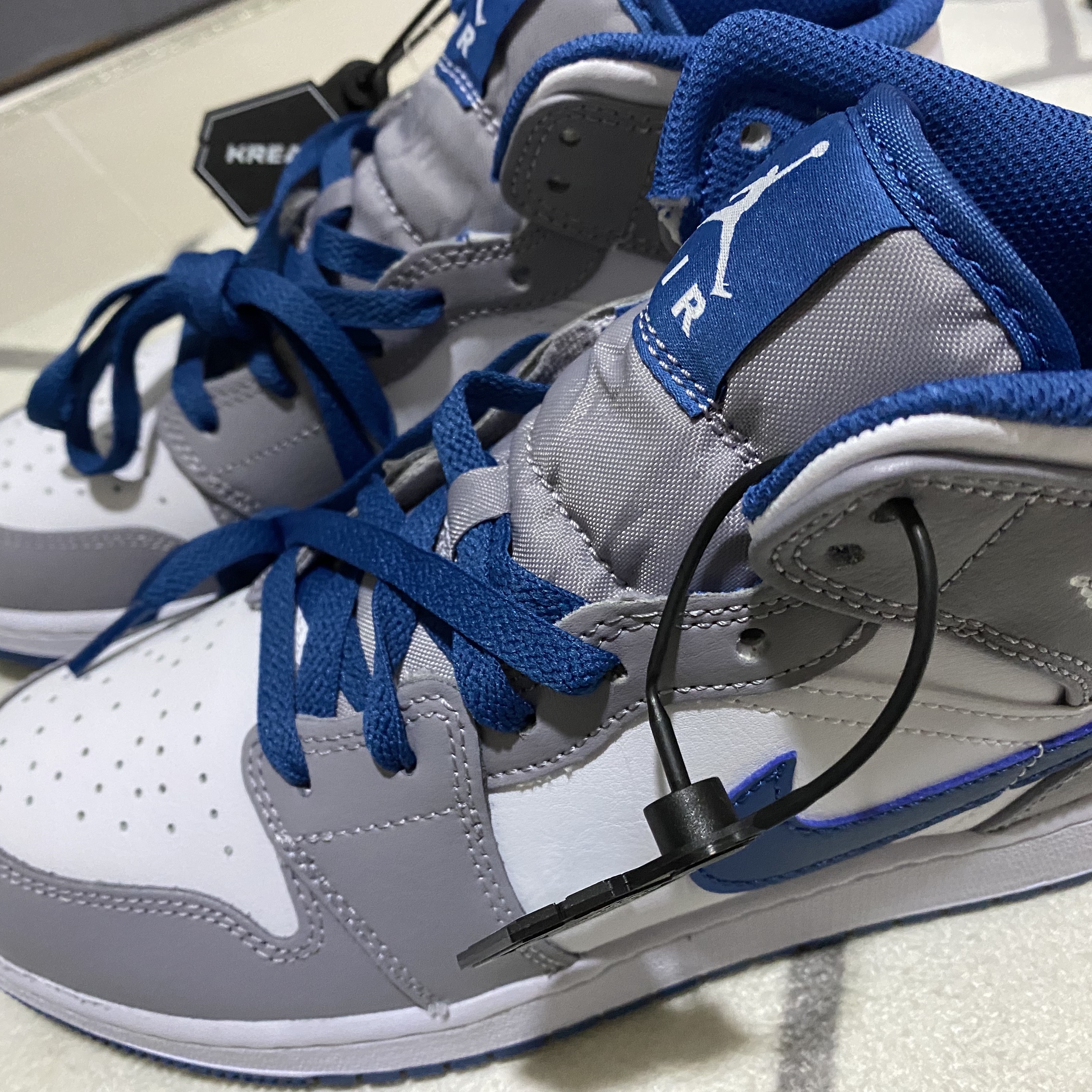 (GS) Jordan 1 Mid Cement Grey True Blue 착용 스타일 - 2
