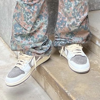 (PS) Jordan 1 x Travis Scott Retro Low OG SP Sail and Ridgerock 착용 스타일