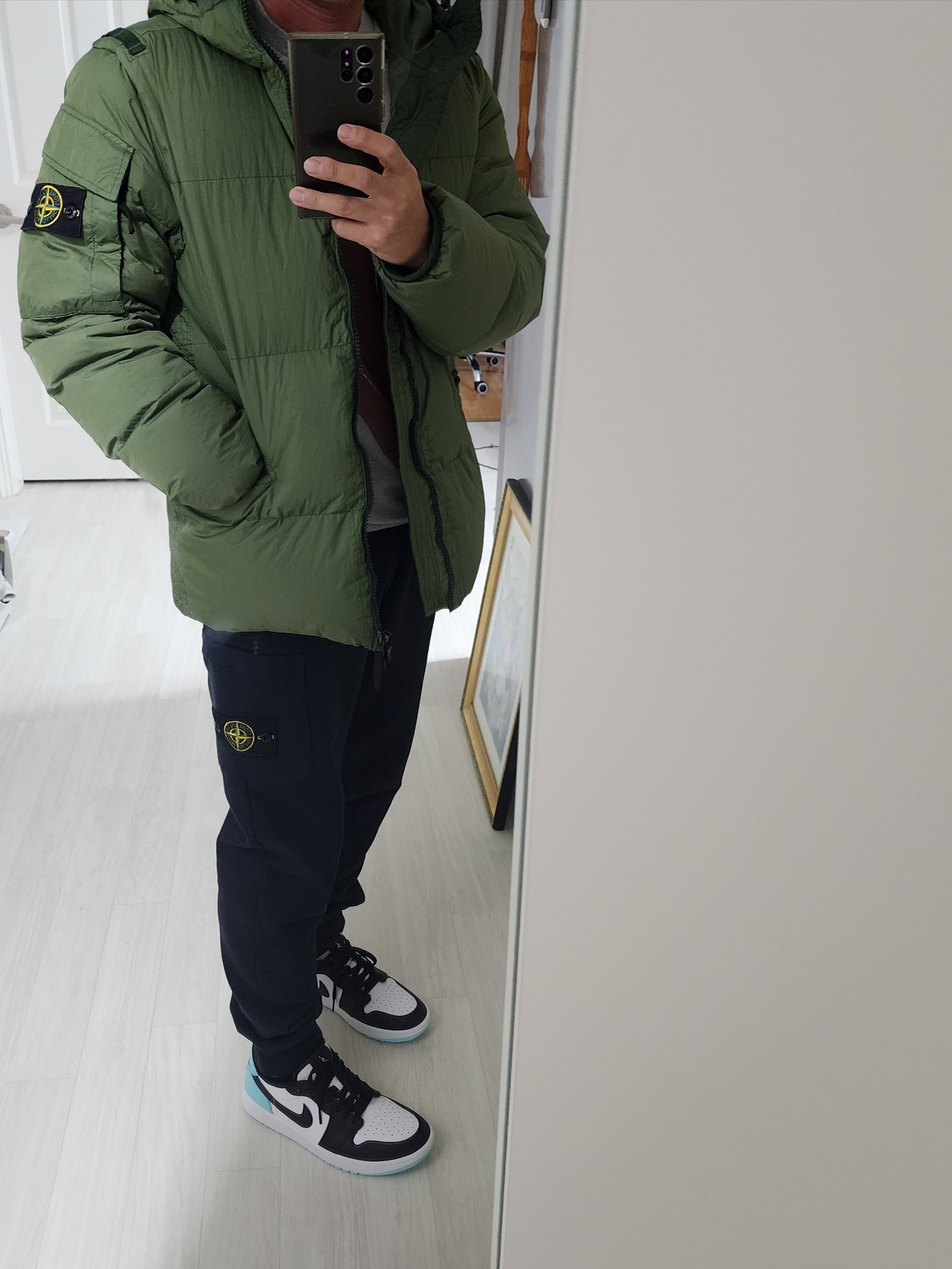 Jordan 1 Low Golf Copa, Stone Island 40223 Garment Dyed Crinkle Reps Down Jacket Olive Green - 22FW 착용 스타일