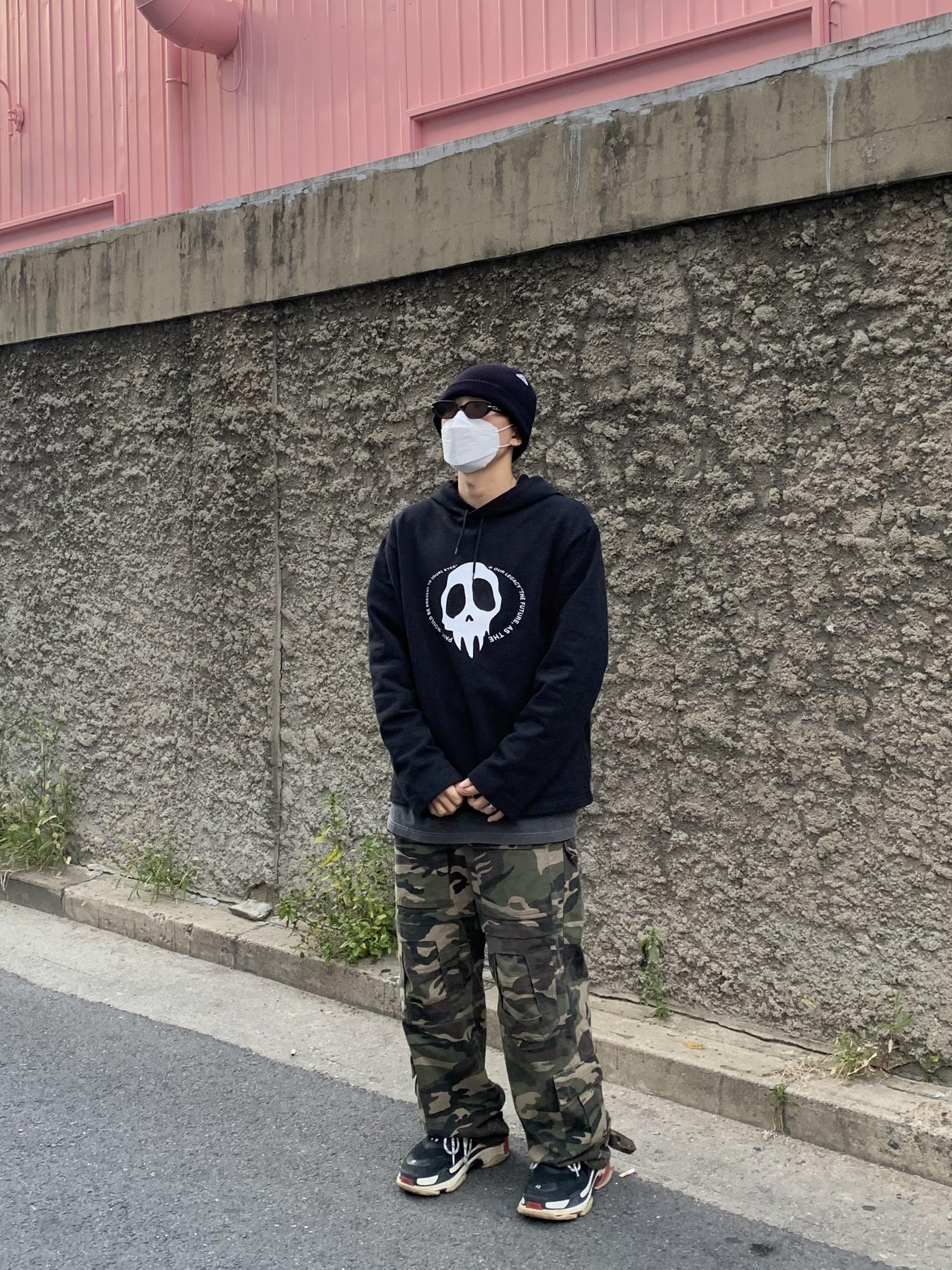 Our Legacy Loose Hoodie Maverick Skull Print Black, Palace Head Top Beanie Black - 21FW 착용 스타일 - 1