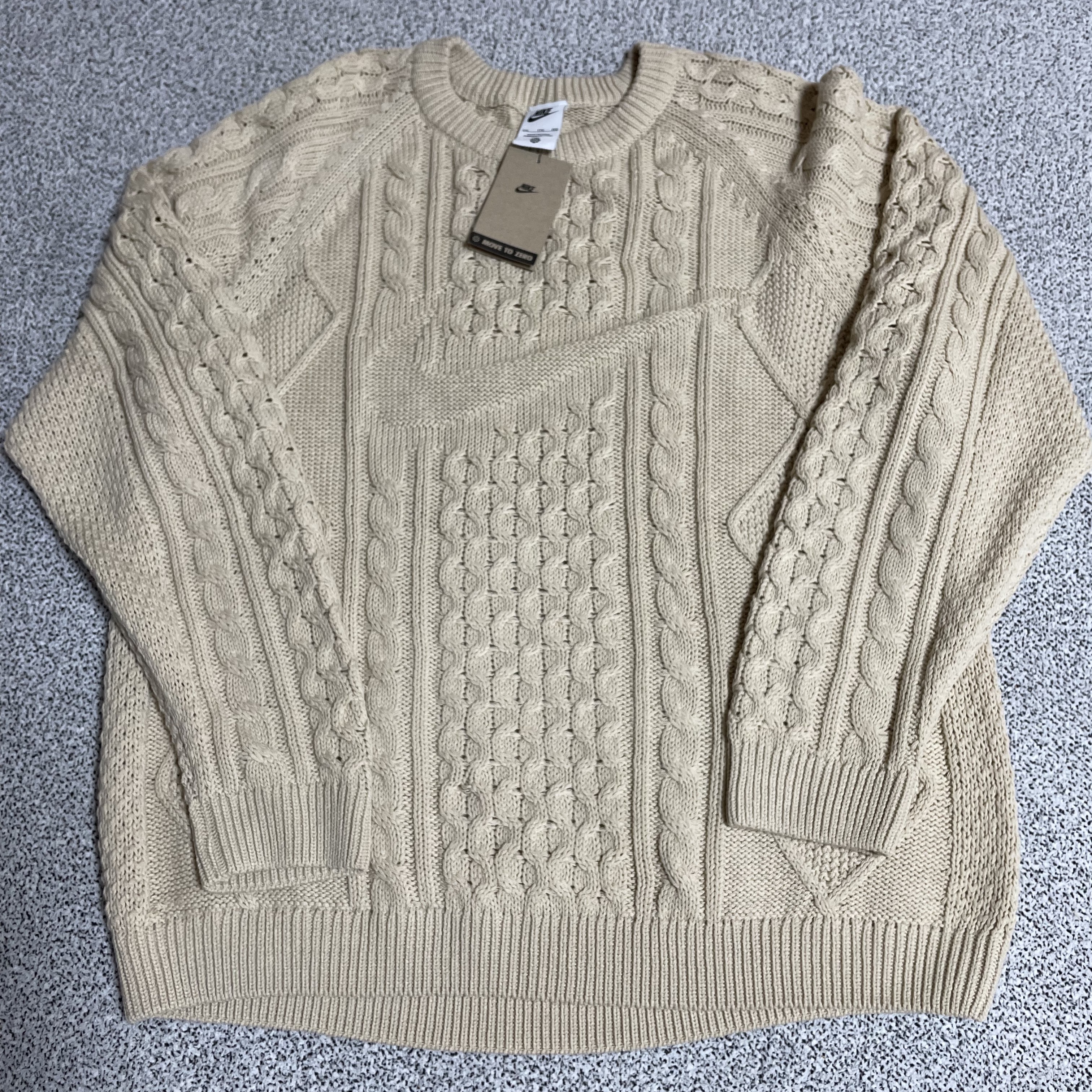 Nike Cable Knit LS Sweater Rattan - Asia 착용 스타일
