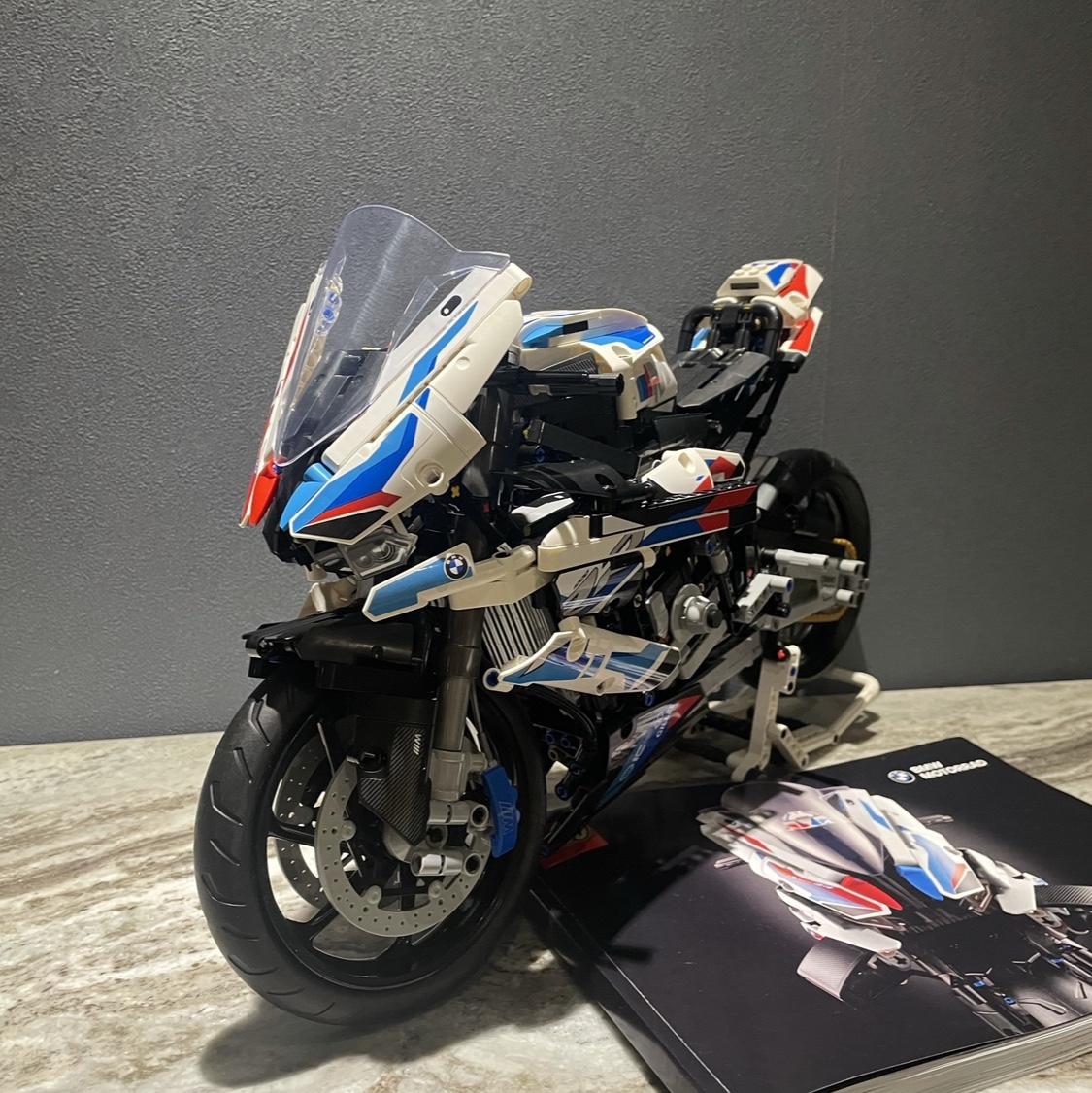 Nike x Sacai x Fragment LDWaffle Light Smoke Grey, Lego BMW M 1000 RR 착용 스타일 - 2