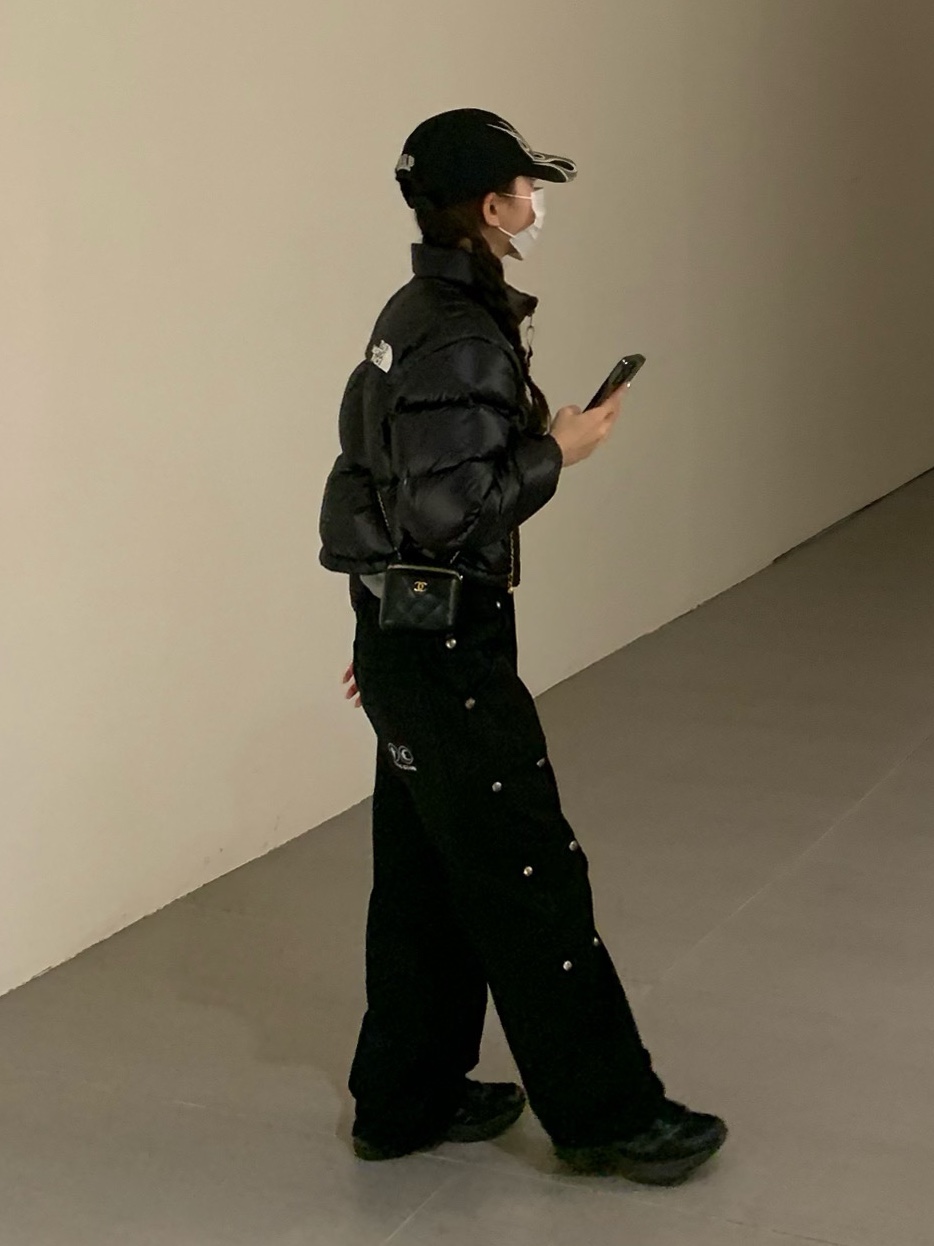 Yeezy Gap Engineered By Balenciaga Flame Cap Black, (W) The North Face Nuptse Short Jacket Black 착용 스타일
